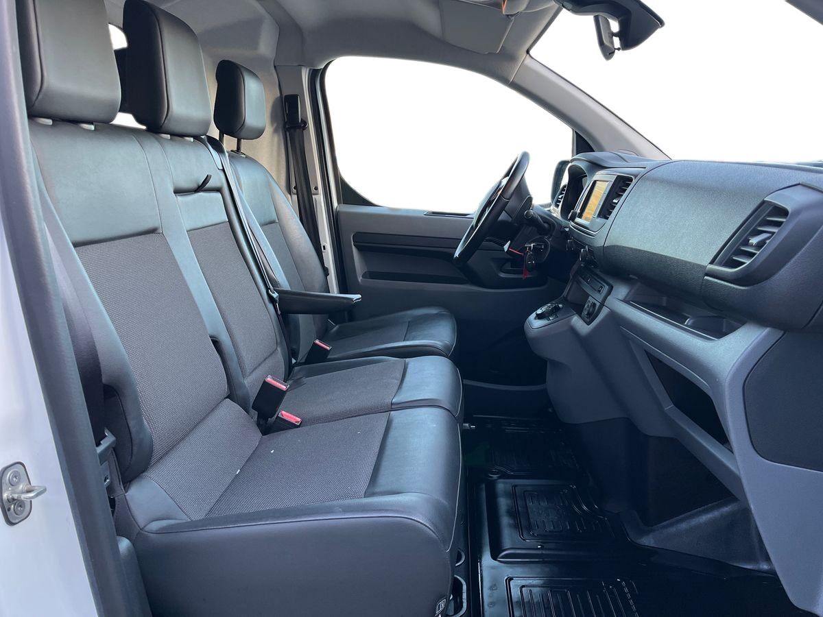 Billede af Toyota Proace Long 2,0 D Comfort Master m/dobbelt skydedør 122HK Van 8g Aut.