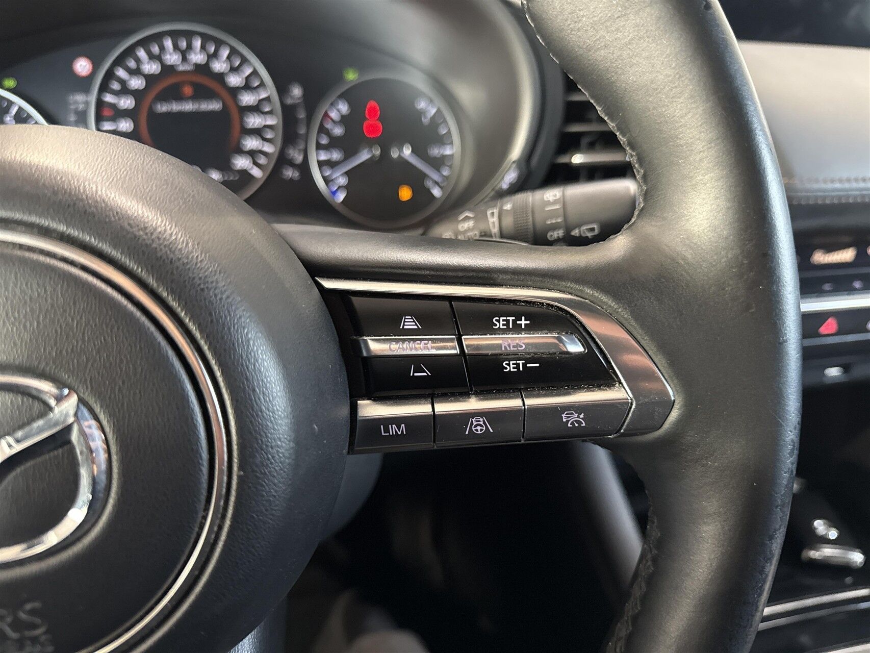 Billede af Mazda 3 2,0 Skyactiv-X  Mild hybrid Cosmo 180HK 5d 6g Aut.