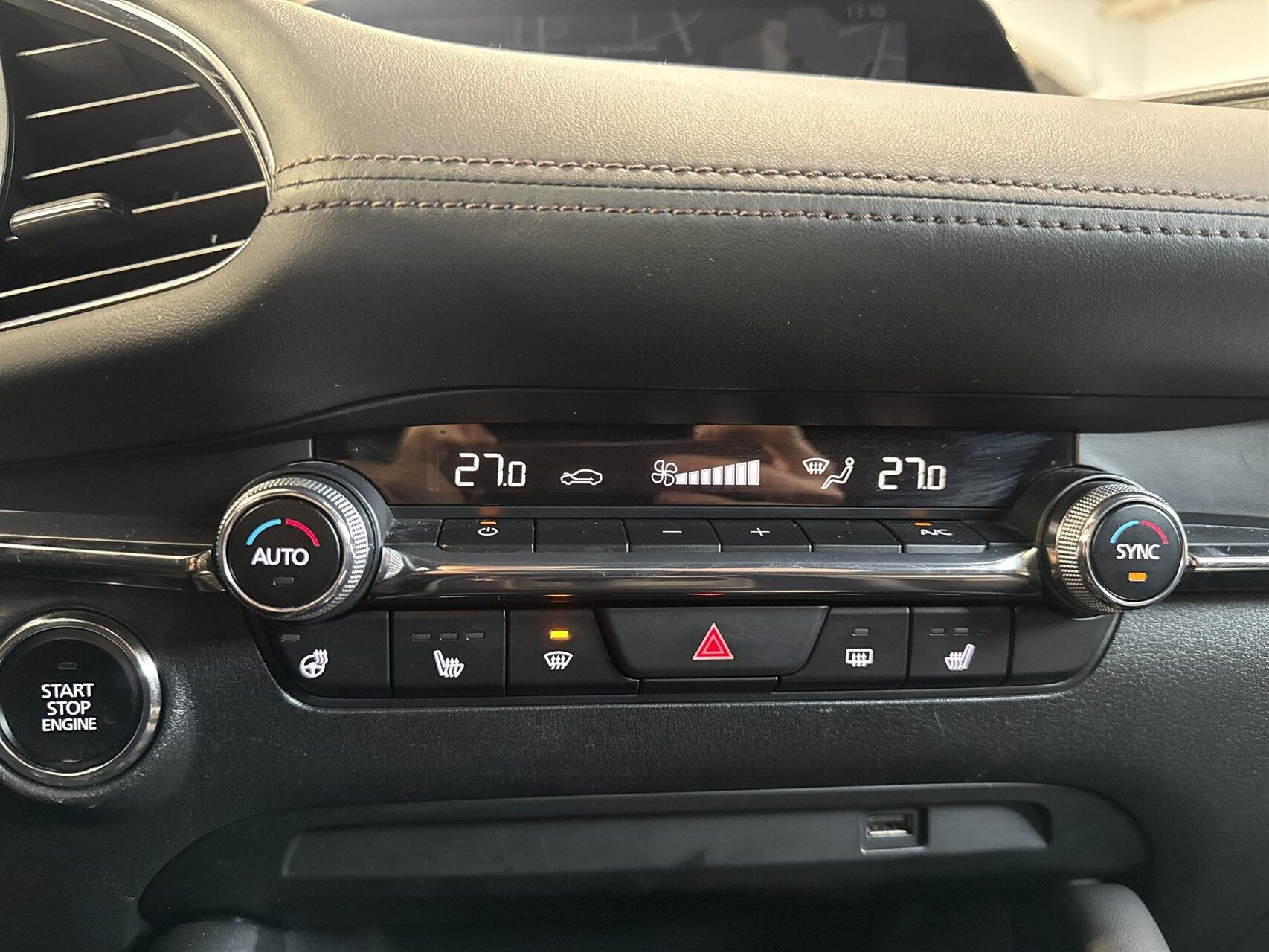 Billede af Mazda 3 2,0 Skyactiv-X  Mild hybrid Cosmo 180HK 5d 6g Aut.