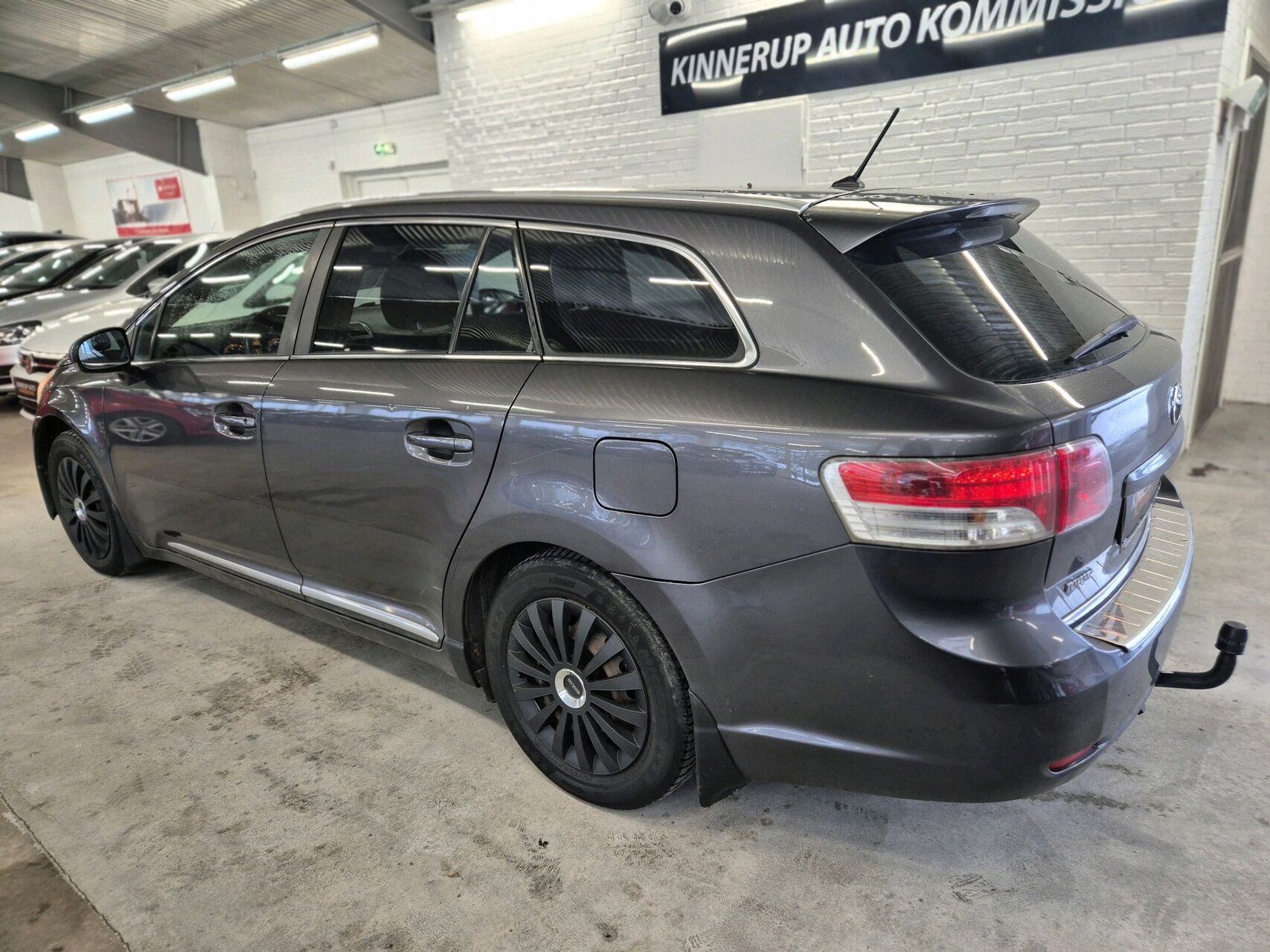 Billede af Toyota Avensis 2,0 D-4D DPF TX 126HK Stc 6g