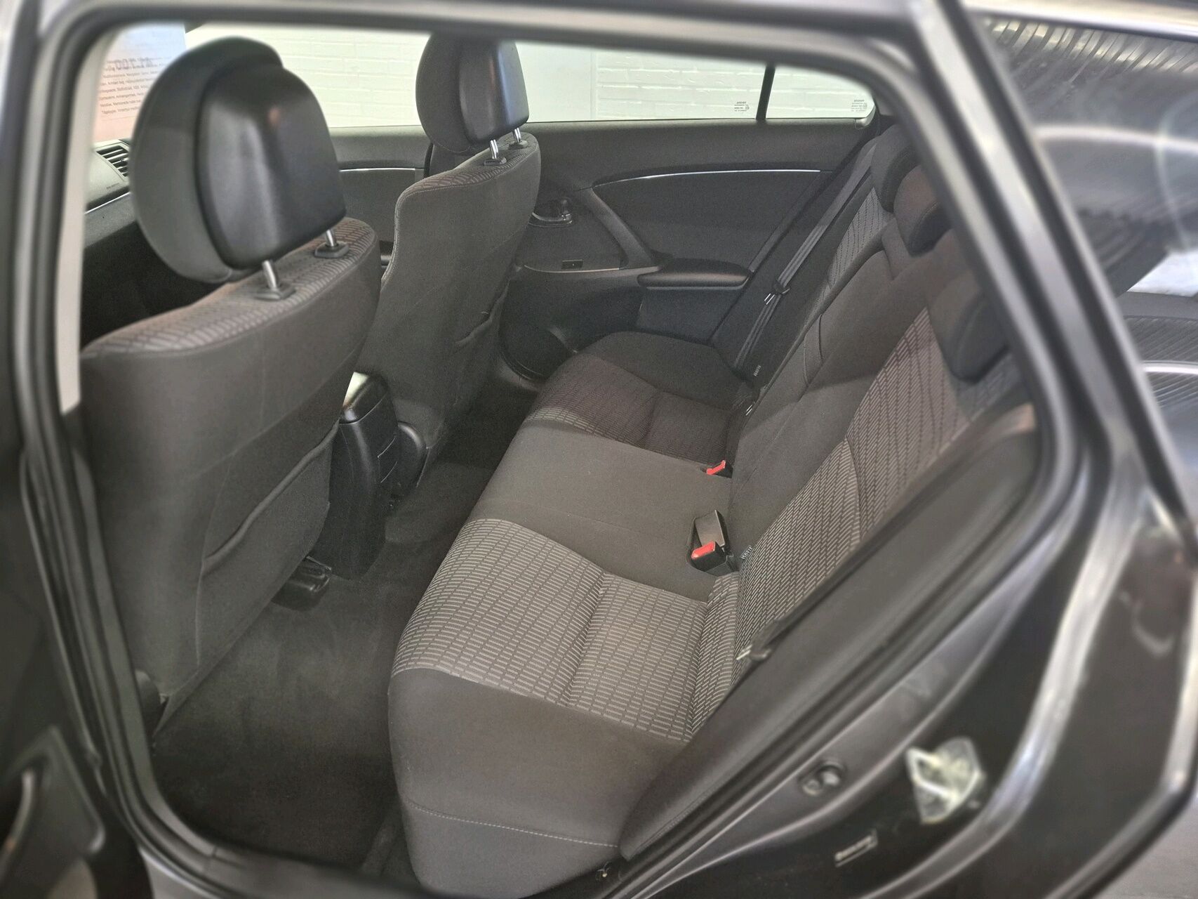 Billede af Toyota Avensis 2,0 D-4D DPF TX 126HK Stc 6g