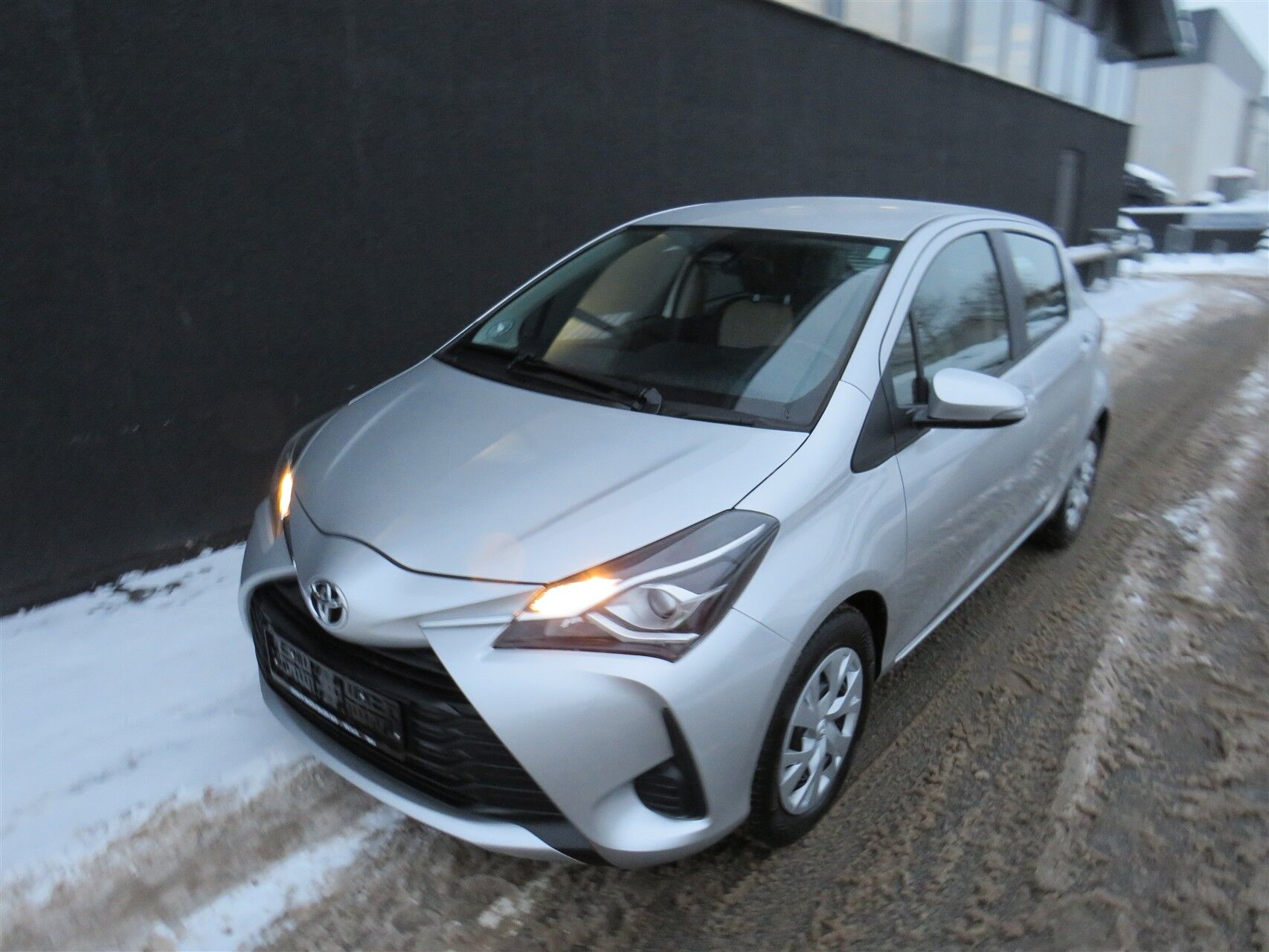 Billede af Toyota Yaris 1,0 VVT-I T2 72HK 5d