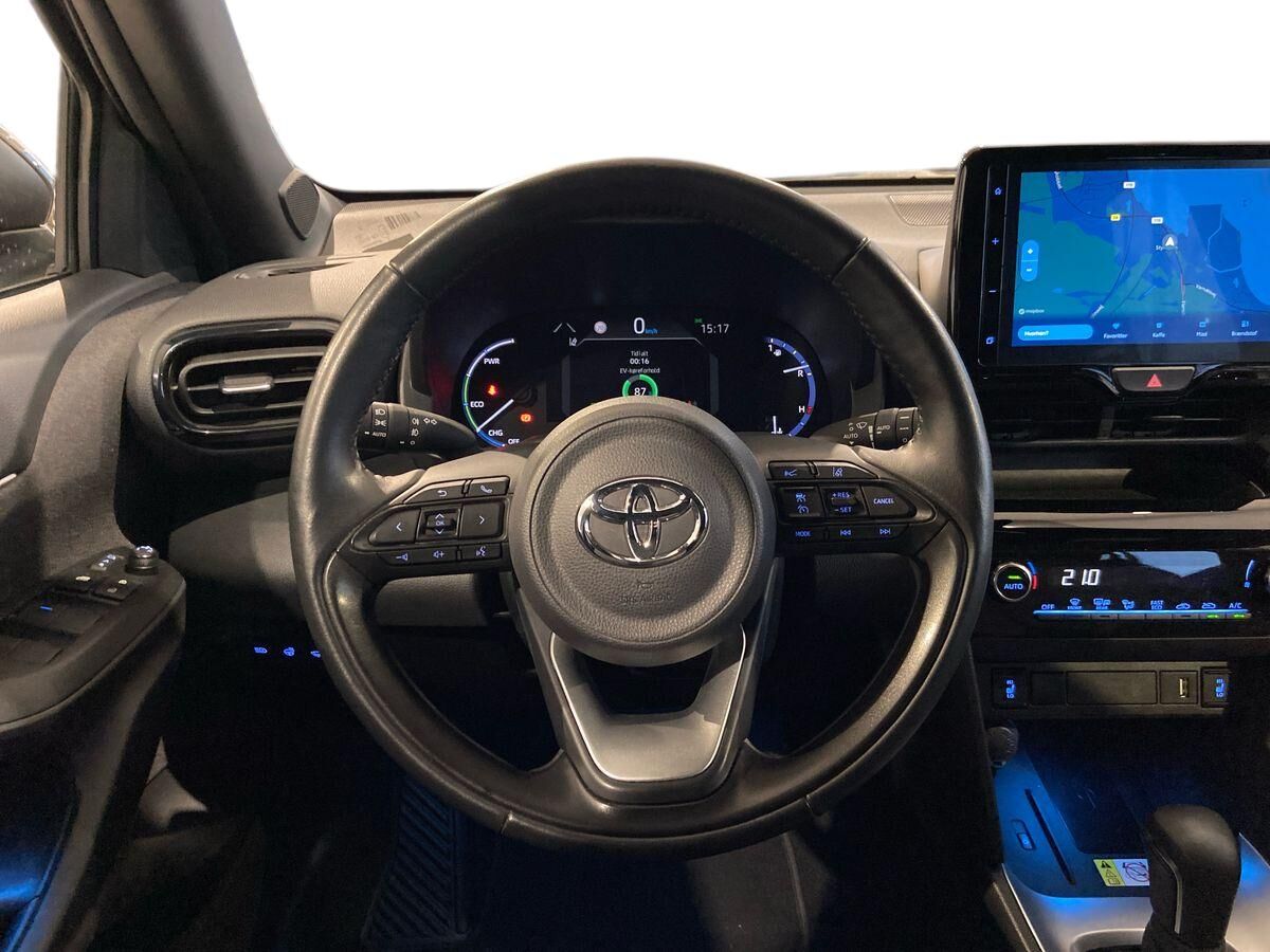 Billede af Toyota Yaris Cross 1,5 Hybrid Style Technology Plus 116HK 5d Trinl. Gear