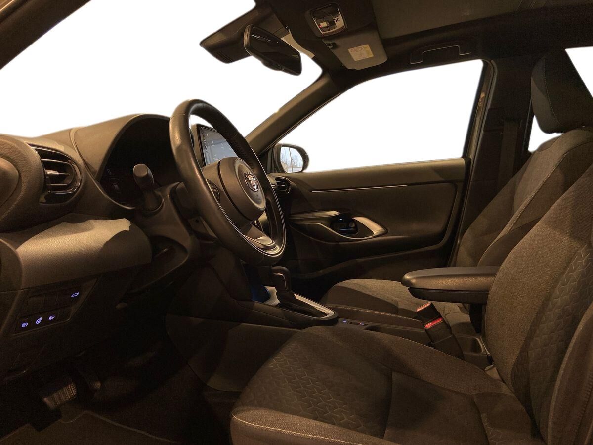 Billede af Toyota Yaris Cross 1,5 Hybrid Style Technology Plus 116HK 5d Trinl. Gear