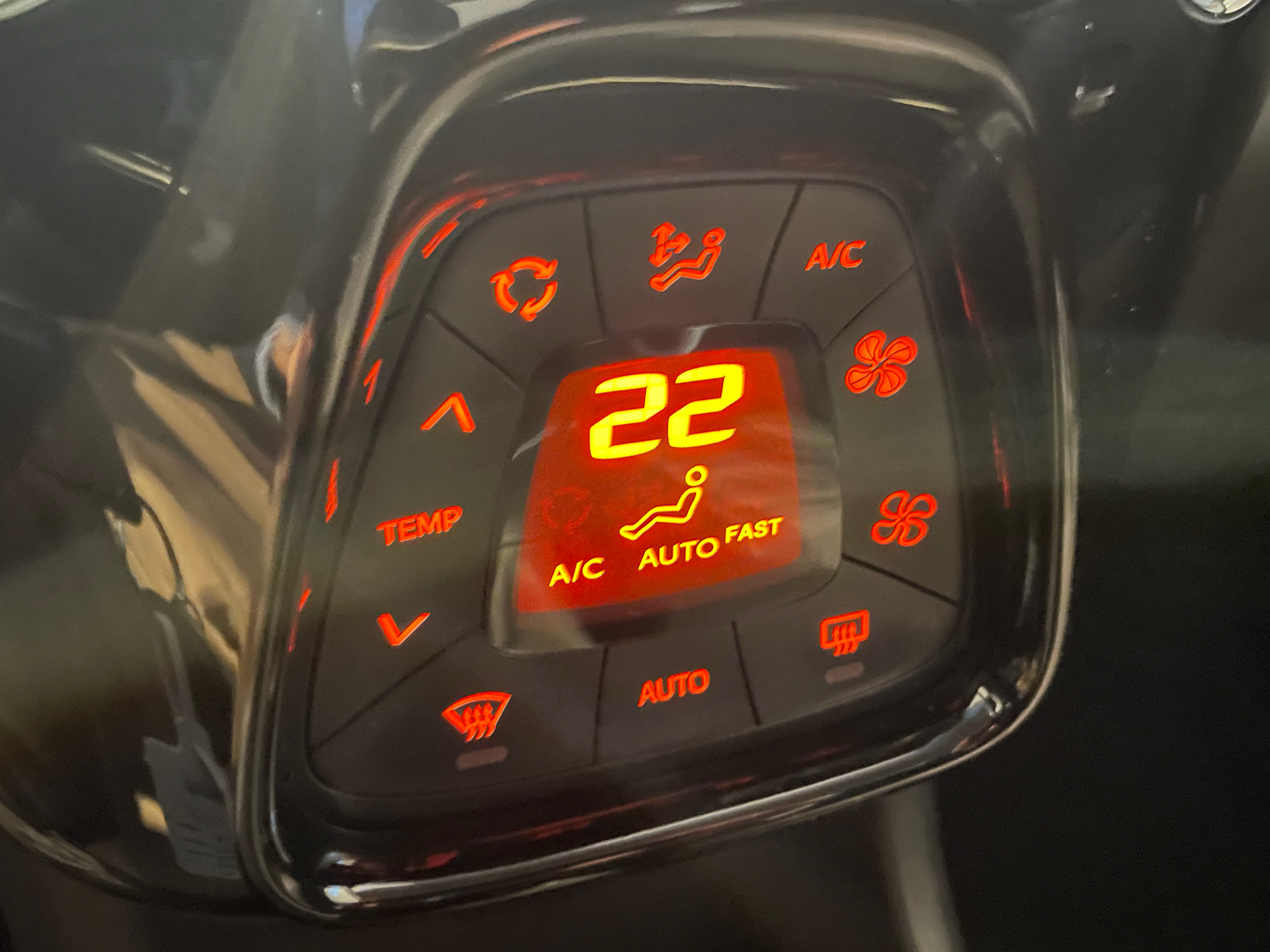 Billede af Peugeot 108 1,0 e-Vti Allure+ 72HK 5d