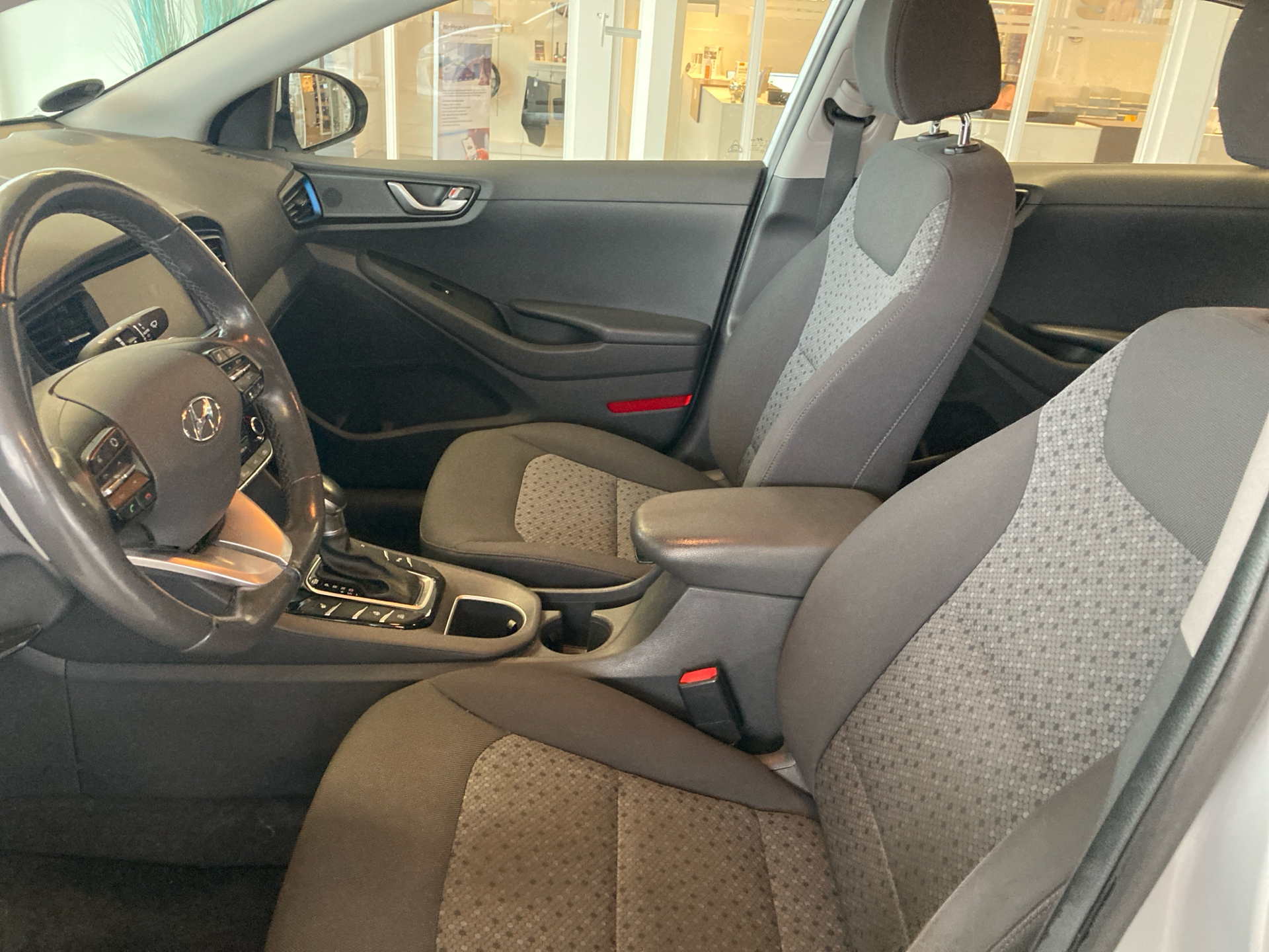 Billede af Hyundai Ioniq 1,6 GDI  Plugin-hybrid Trend plug-in 141HK 5d 6g Aut.