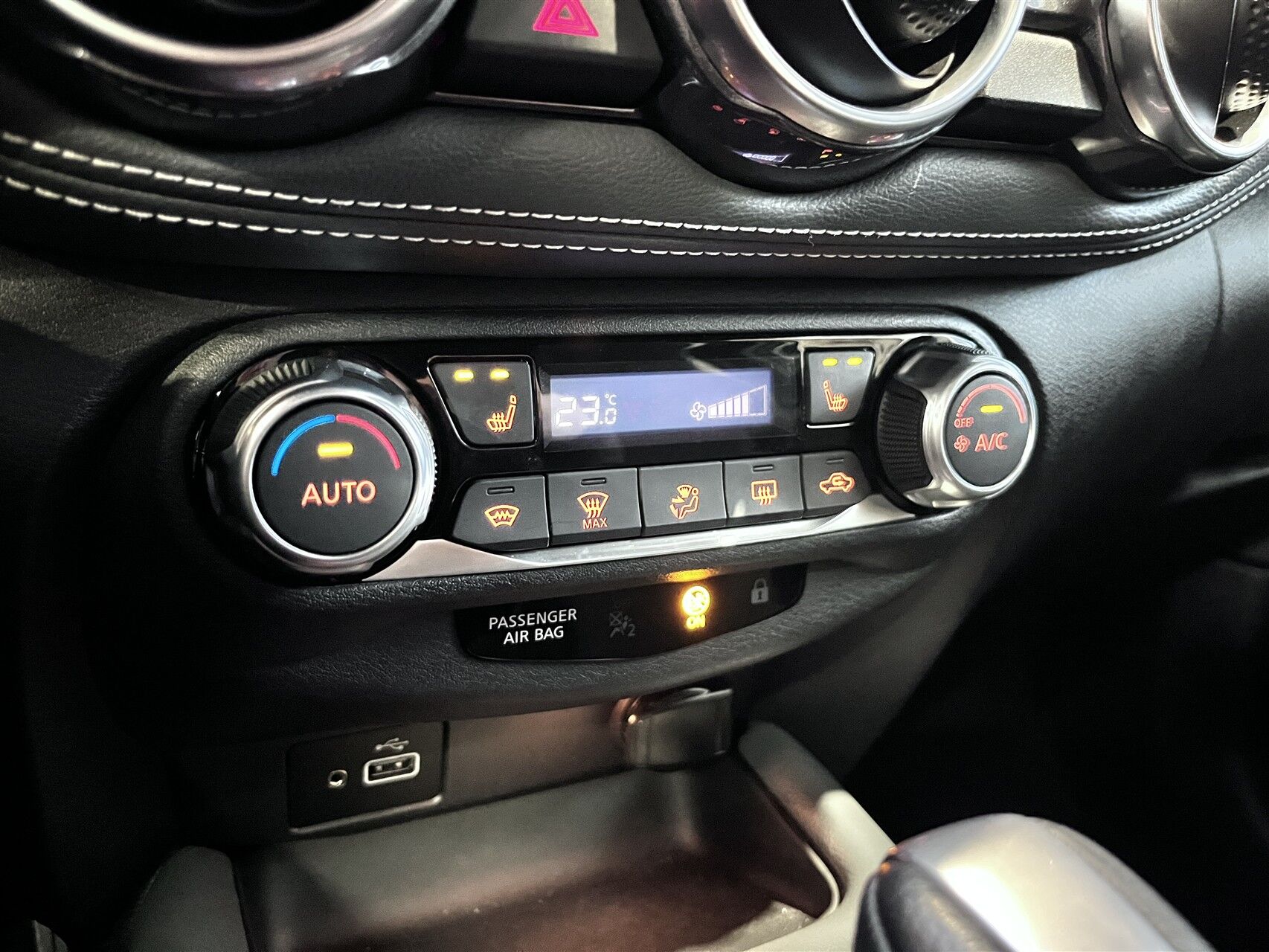 Billede af Nissan Juke 1,0 Dig-T N-Connecta DCT 117HK 5d 7g Aut.