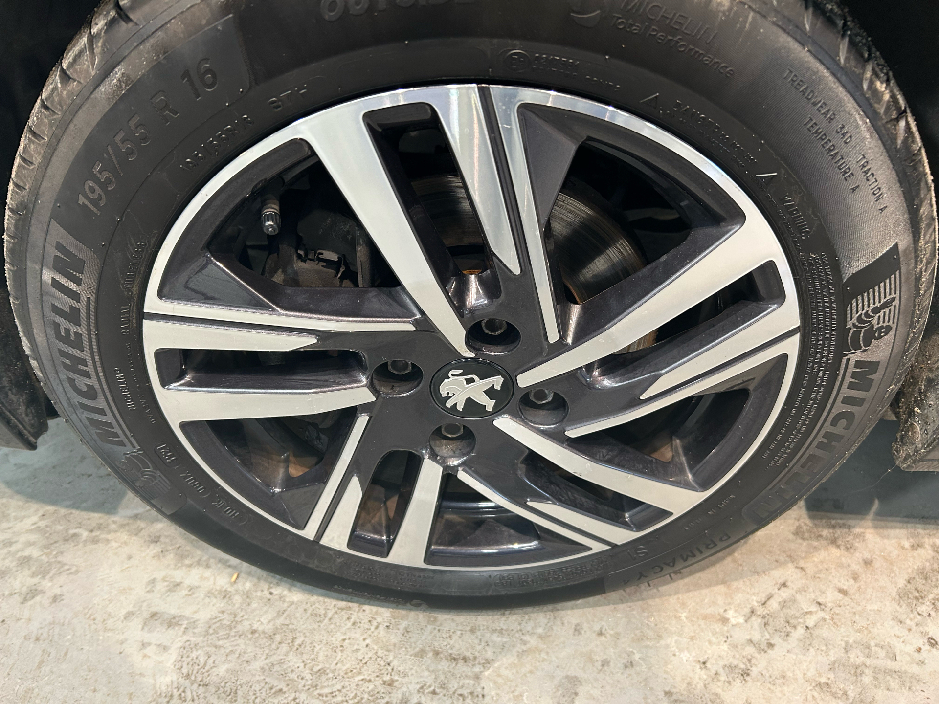 Billede af Peugeot 208 1,2 PureTech Supreme Sport 100HK 5d 6g