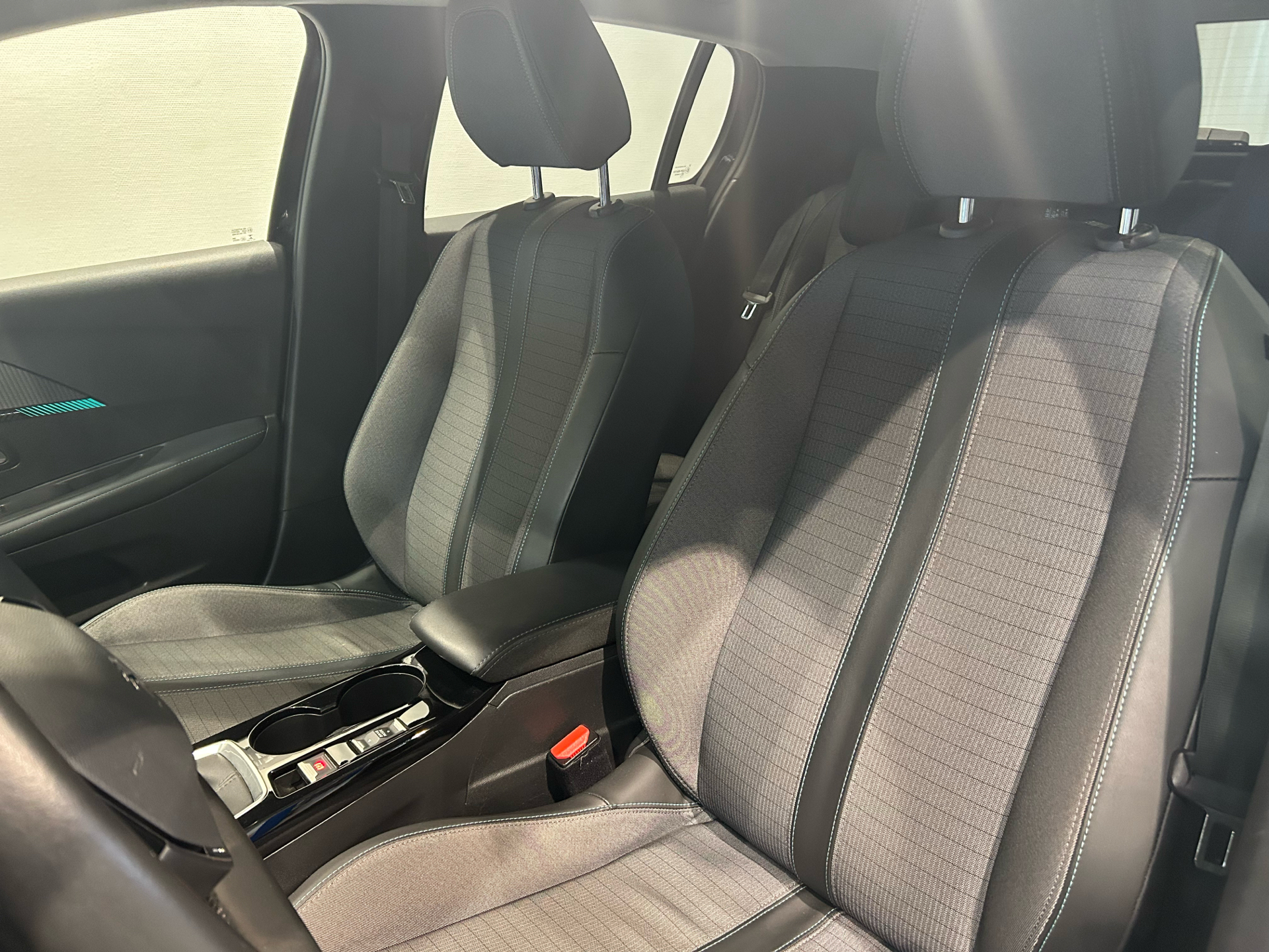 Billede af Peugeot 208 1,2 PureTech Supreme Sport 100HK 5d 6g