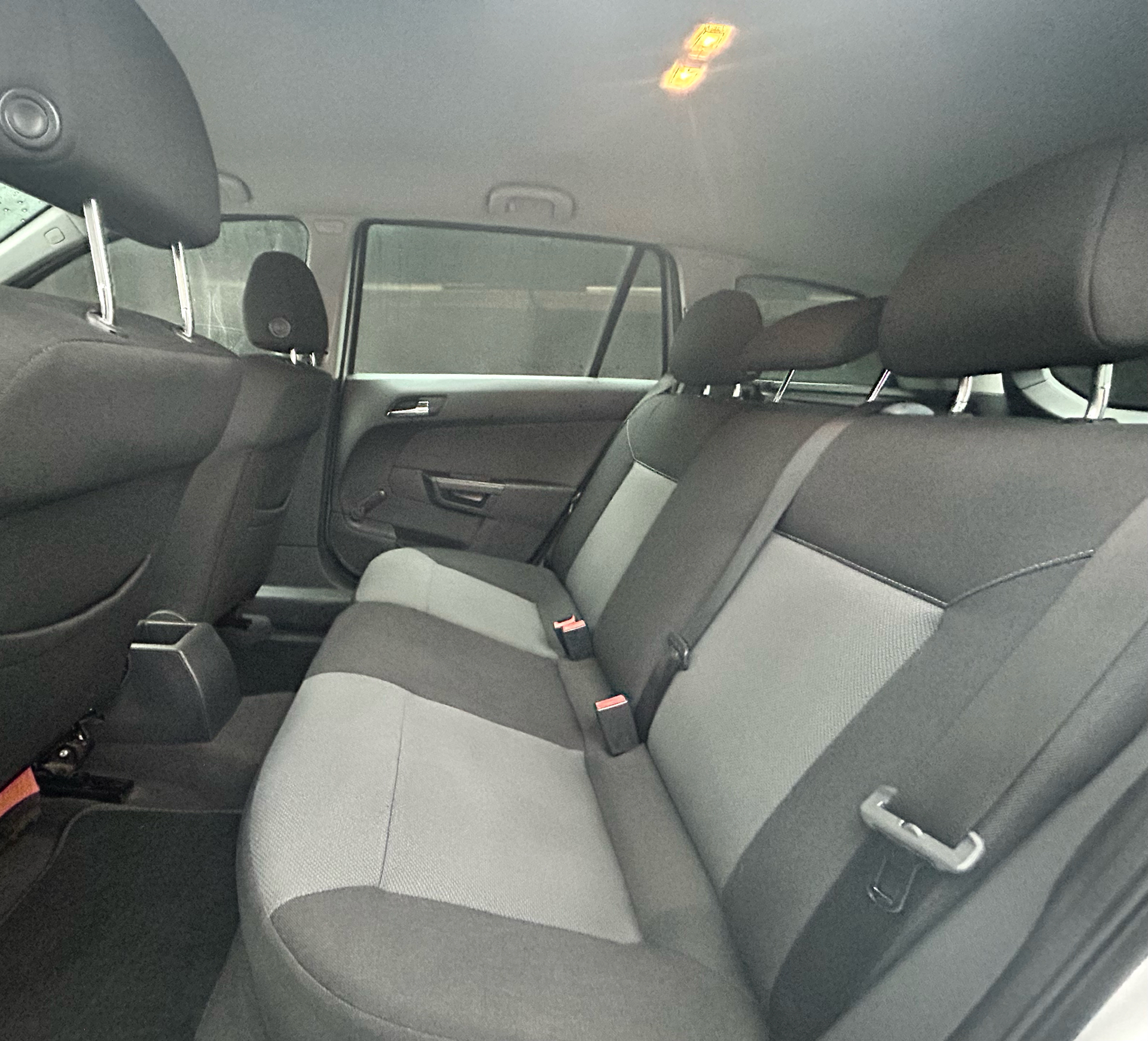 Billede af Opel Astra Wagon 1,6 Twinport Essentia 105HK Stc