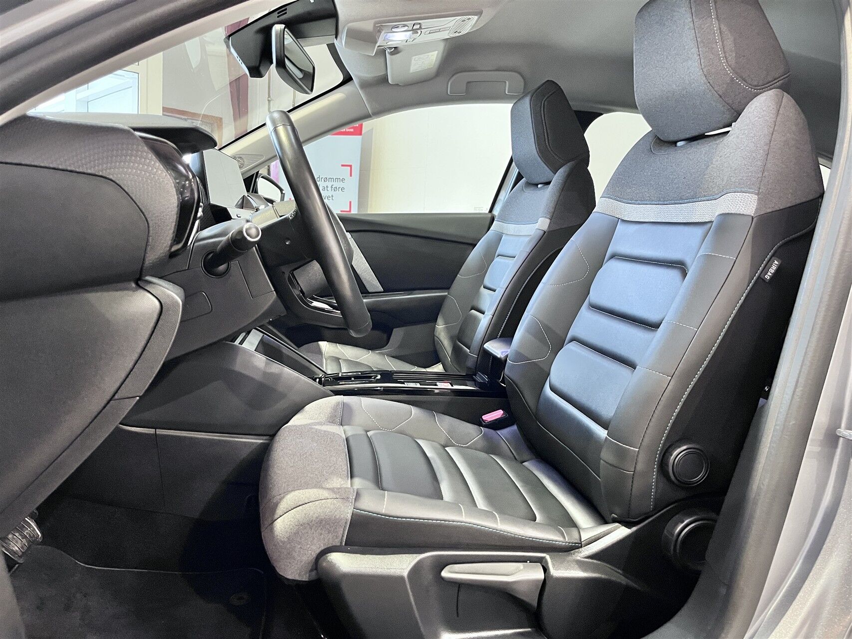 Billede af Citroën e-C4 EL Shine 136HK 5d Aut.