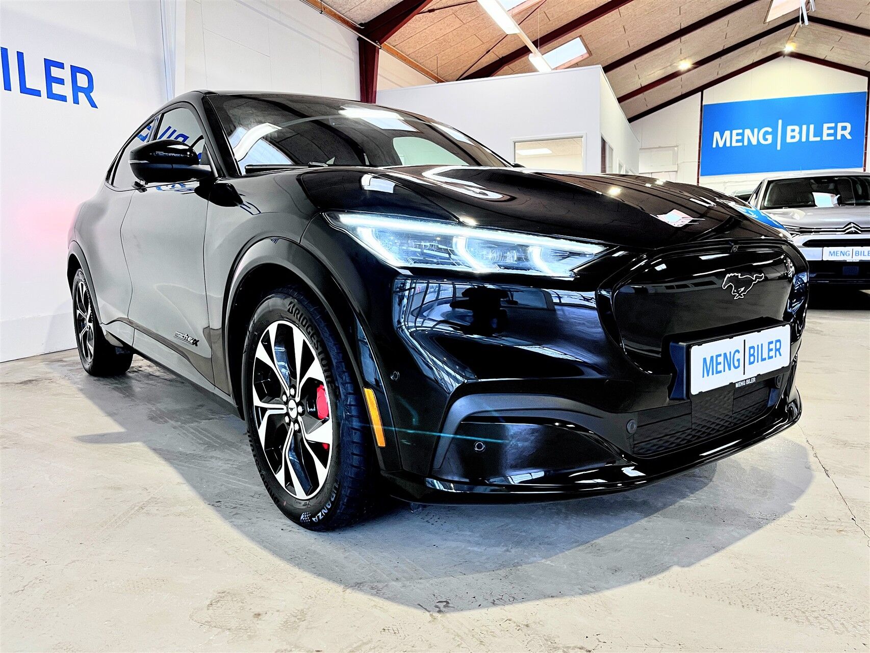 Billede af Ford Mustang Mach-E EL UR AWD 351HK 5d Aut.