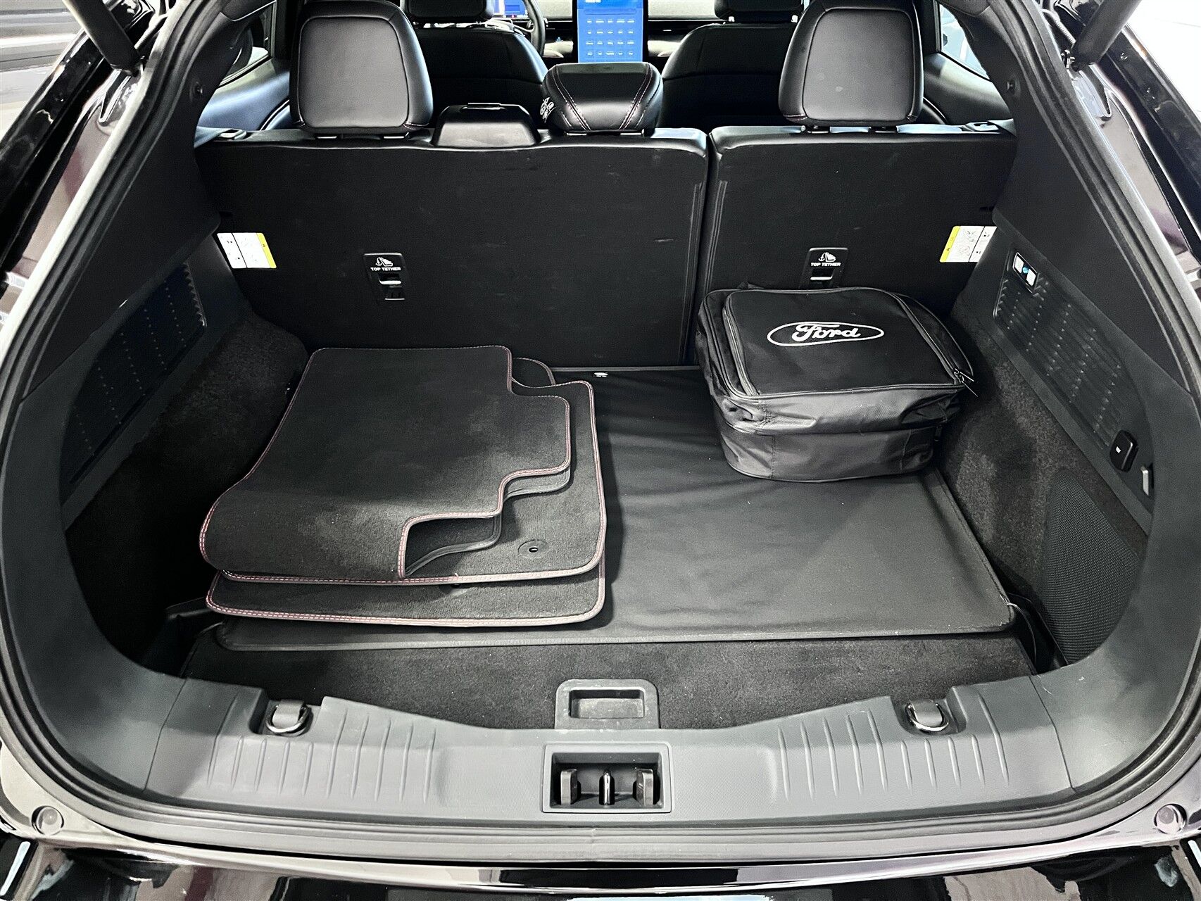 Billede af Ford Mustang Mach-E EL UR AWD 351HK 5d Aut.