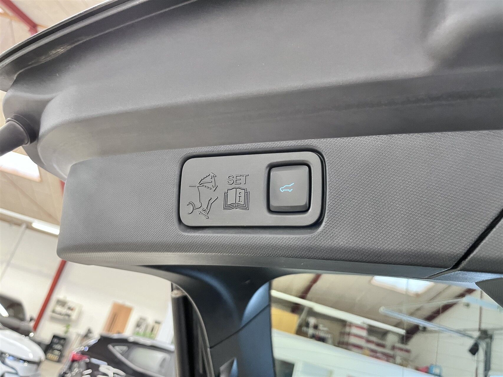 Billede af Ford Mustang Mach-E EL UR AWD 351HK 5d Aut.