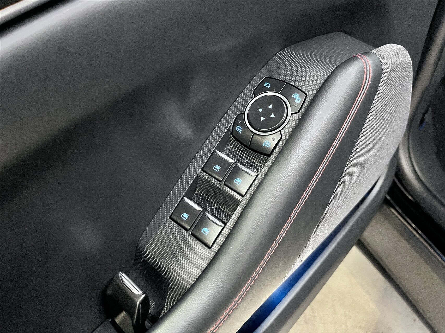 Billede af Ford Mustang Mach-E EL UR AWD 351HK 5d Aut.