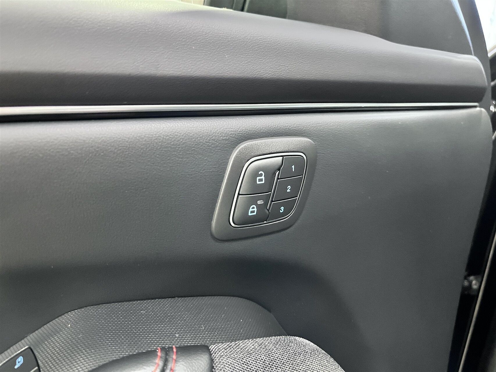 Billede af Ford Mustang Mach-E EL UR AWD 351HK 5d Aut.