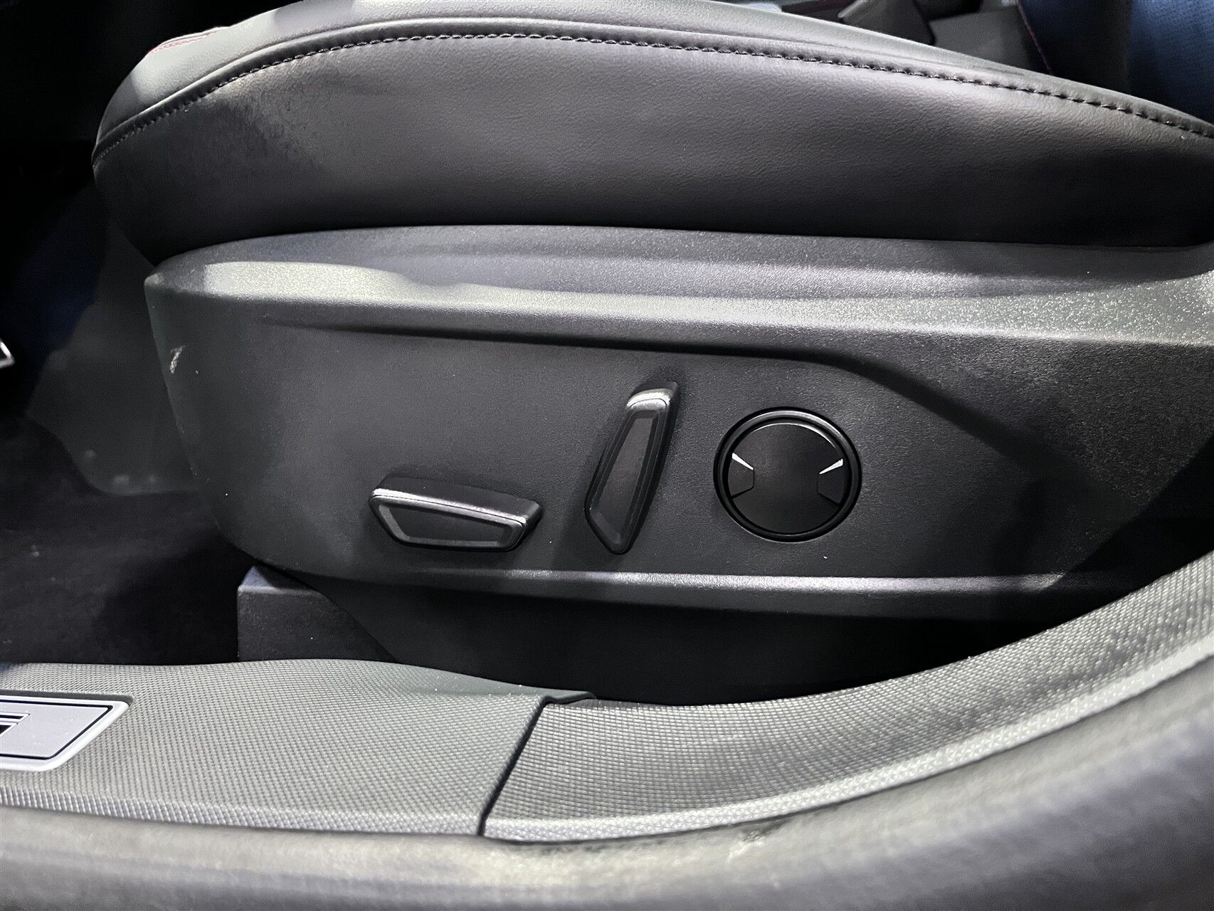 Billede af Ford Mustang Mach-E EL UR AWD 351HK 5d Aut.