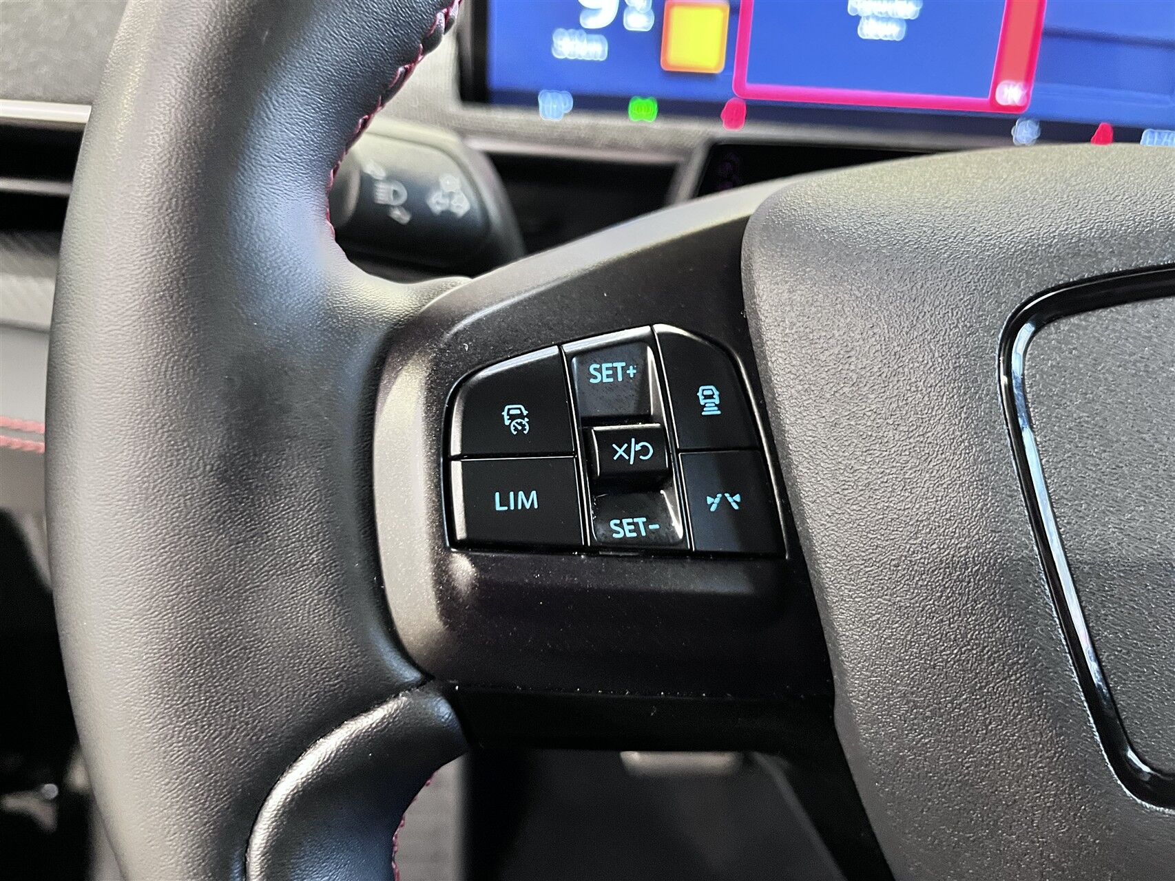 Billede af Ford Mustang Mach-E EL UR AWD 351HK 5d Aut.