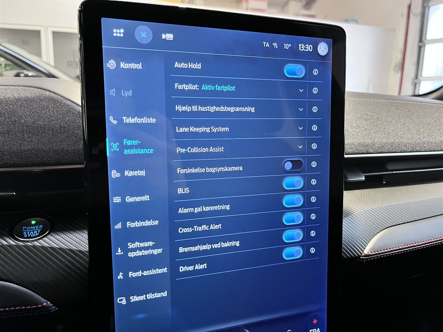 Billede af Ford Mustang Mach-E EL UR AWD 351HK 5d Aut.