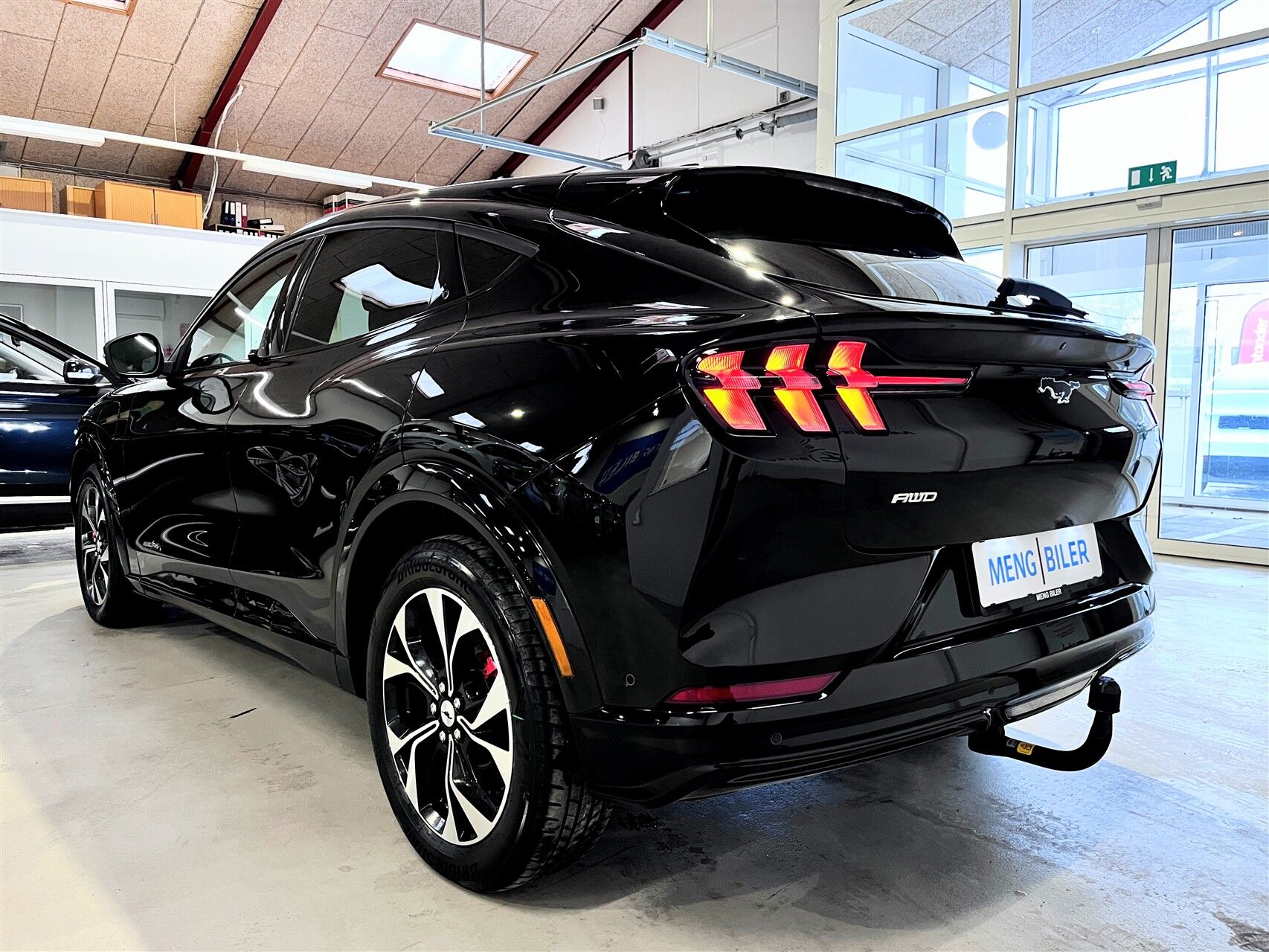 Billede af Ford Mustang Mach-E EL UR AWD 351HK 5d Aut.