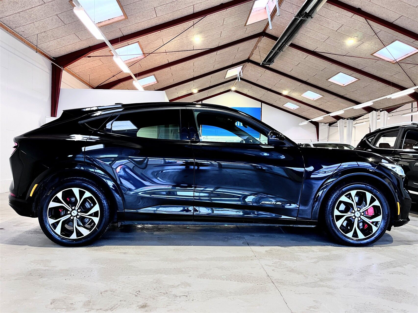 Billede af Ford Mustang Mach-E EL UR AWD 351HK 5d Aut.