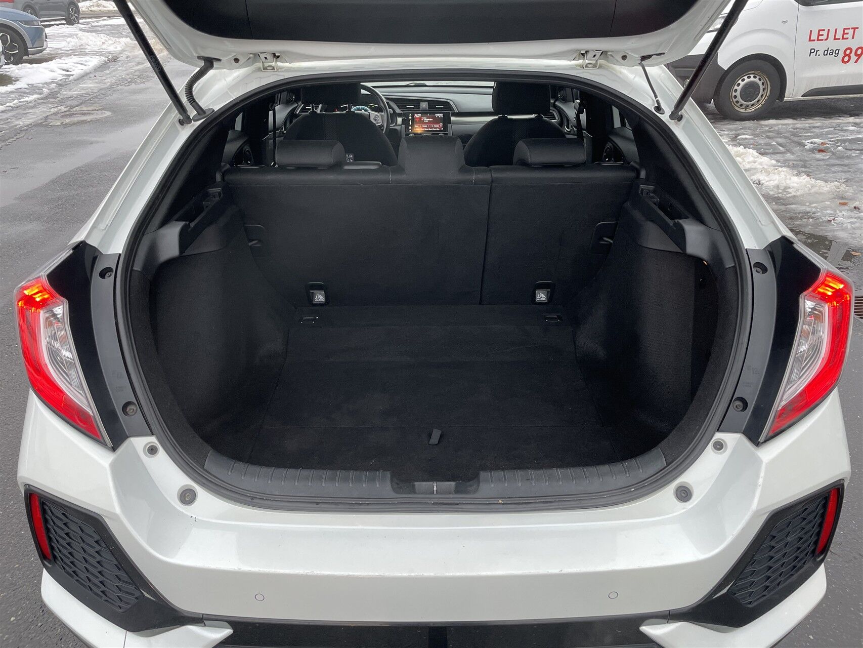 Billede af Honda Civic 1,0 VTEC Turbo Elegance Navi CVT 129HK 5d 6g Aut.