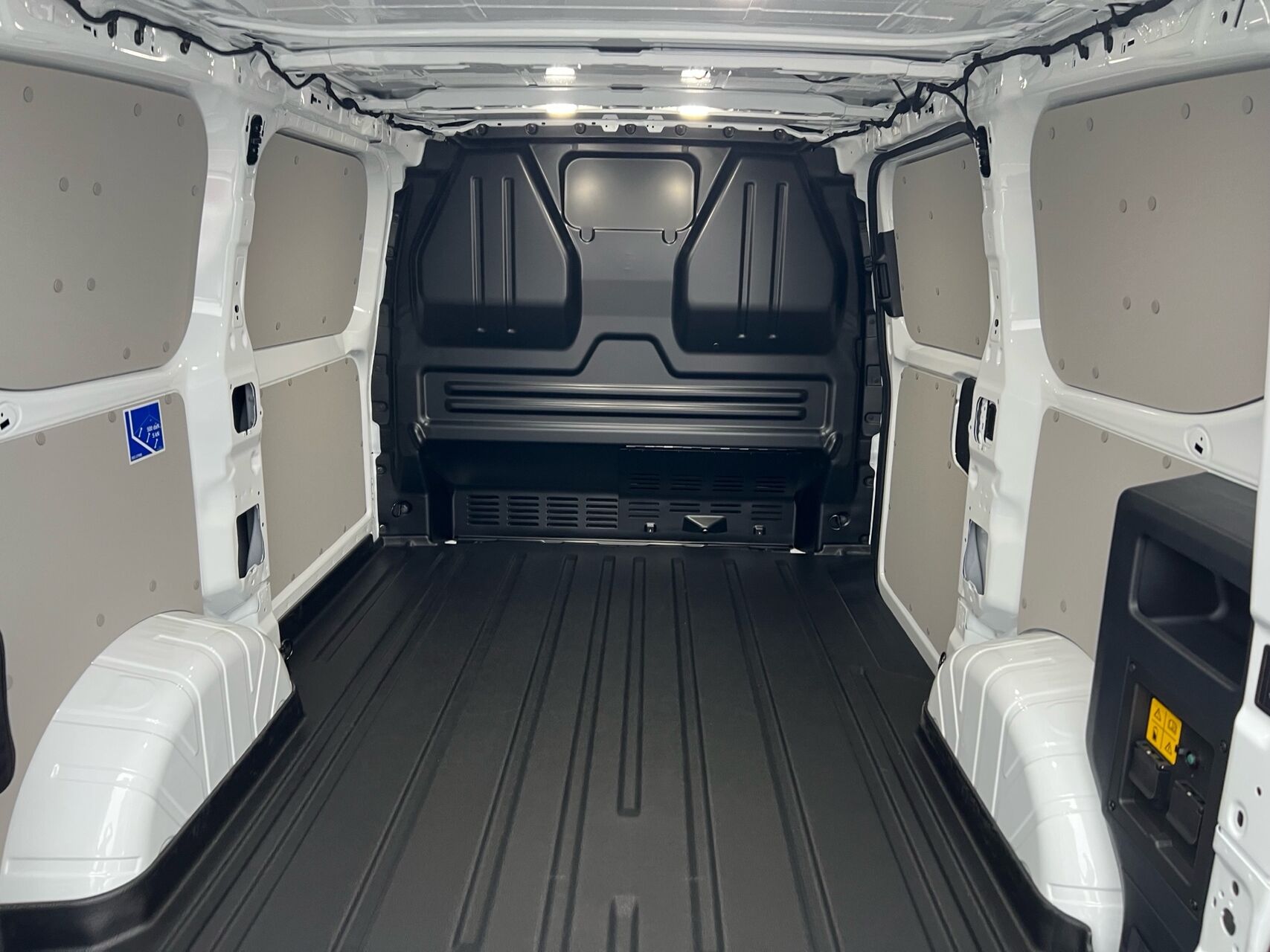 Billede af Ford E-Transit Custom 320 L1H1 EL Limited 218HK Van Aut.