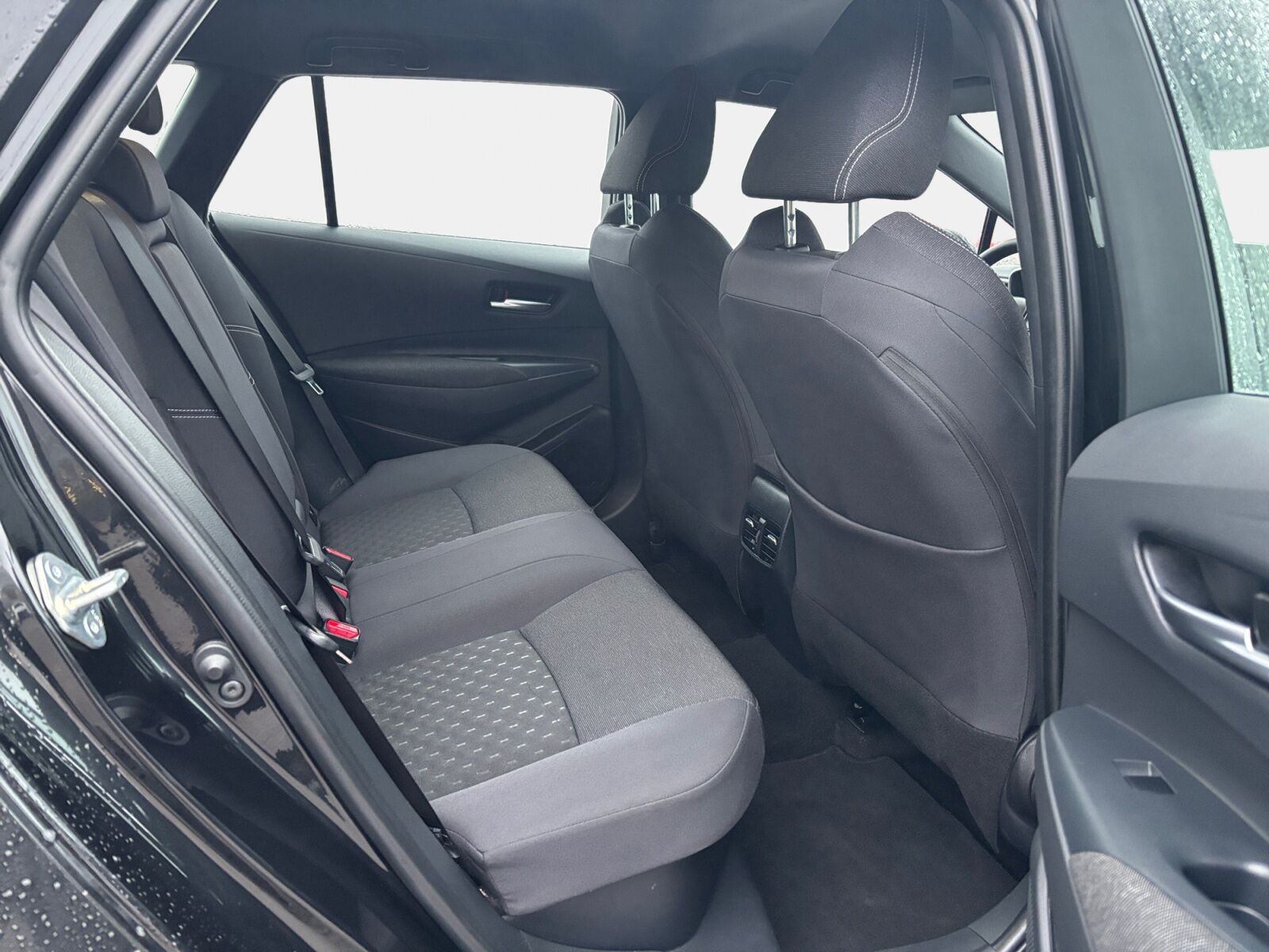 Billede af Toyota Corolla Touring Sports 1,8 Hybrid Active Comfort Plus E-CVT 140HK Stc Trinl. Gear