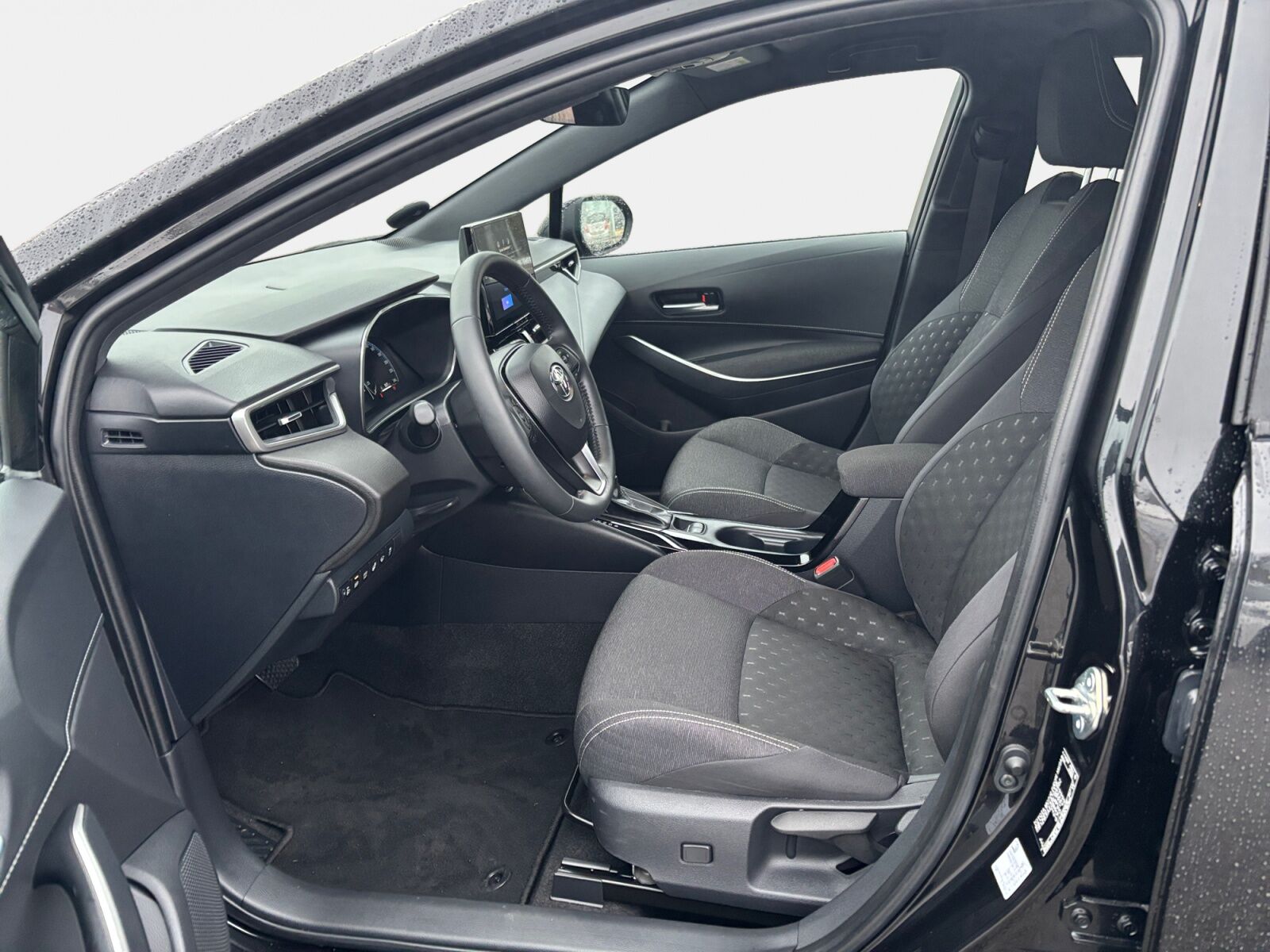 Billede af Toyota Corolla Touring Sports 1,8 Hybrid Active Comfort Plus E-CVT 140HK Stc Trinl. Gear