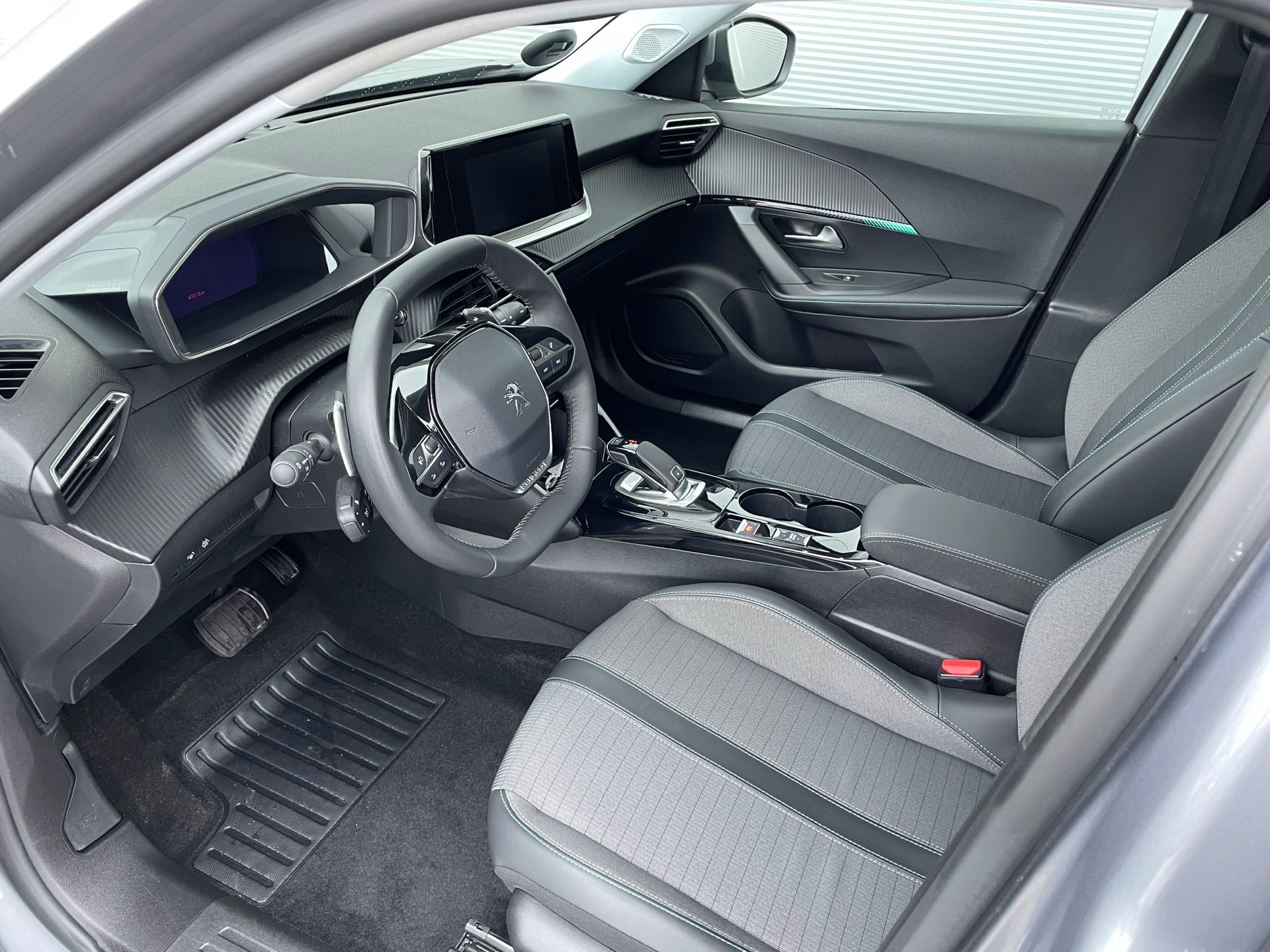 Billede af Peugeot 2008 1,2 PureTech Allure Pack EAT8 130HK 5d 8g Aut.