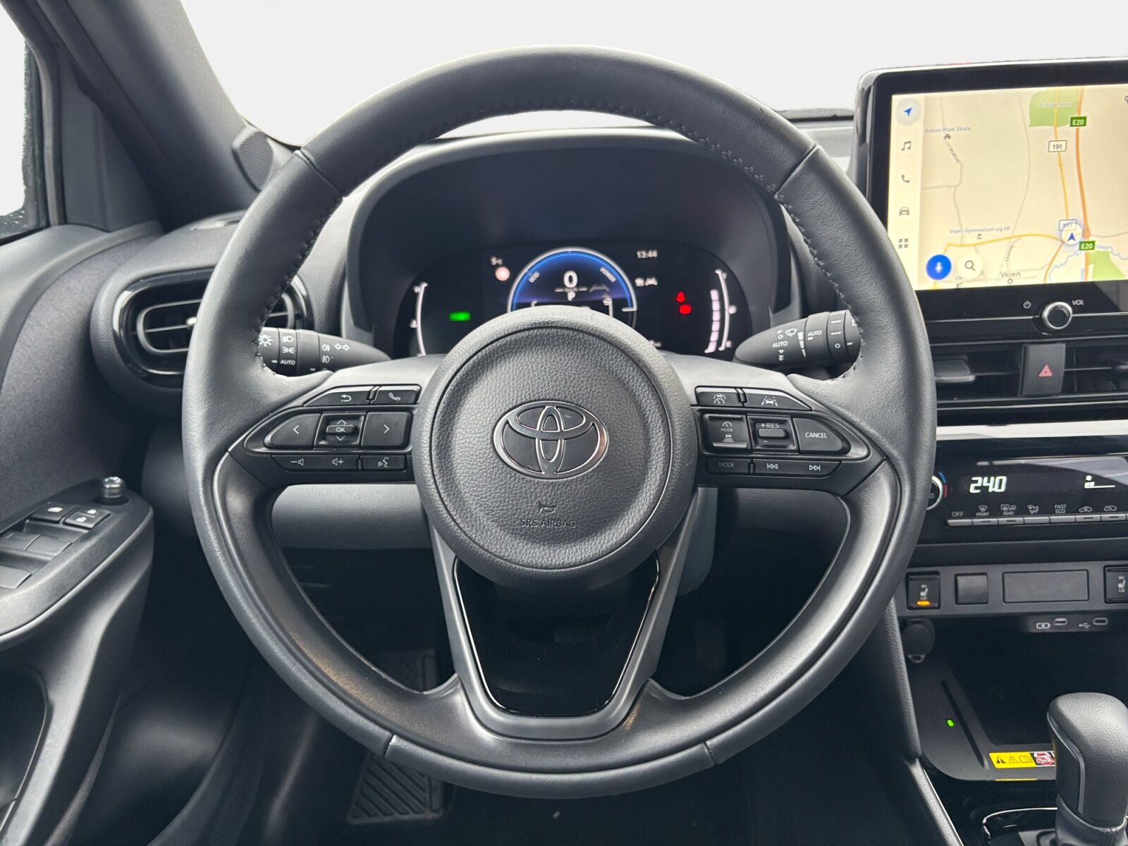 Billede af Toyota Yaris Cross 1,5 Hybrid Style Comfort 116HK 5d Trinl. Gear