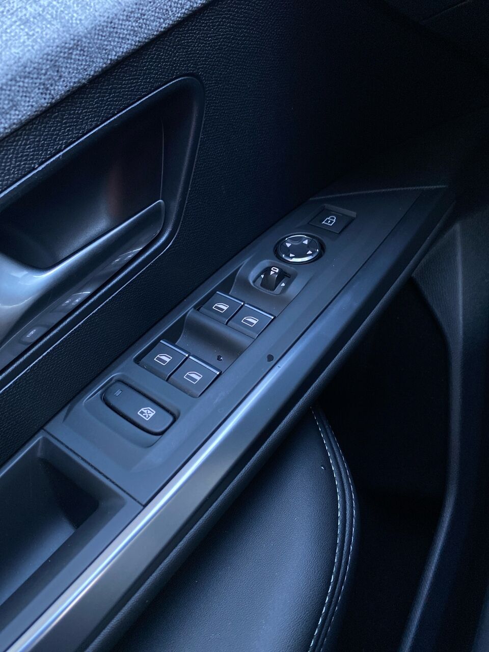 Billede af Peugeot e-5008 EL GT 210HK 5d Aut.