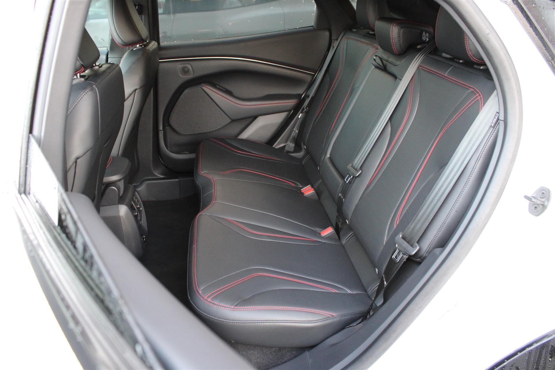 Billede af Ford Mustang Mach-E EL SR Premium AWD 269HK 5d Aut.