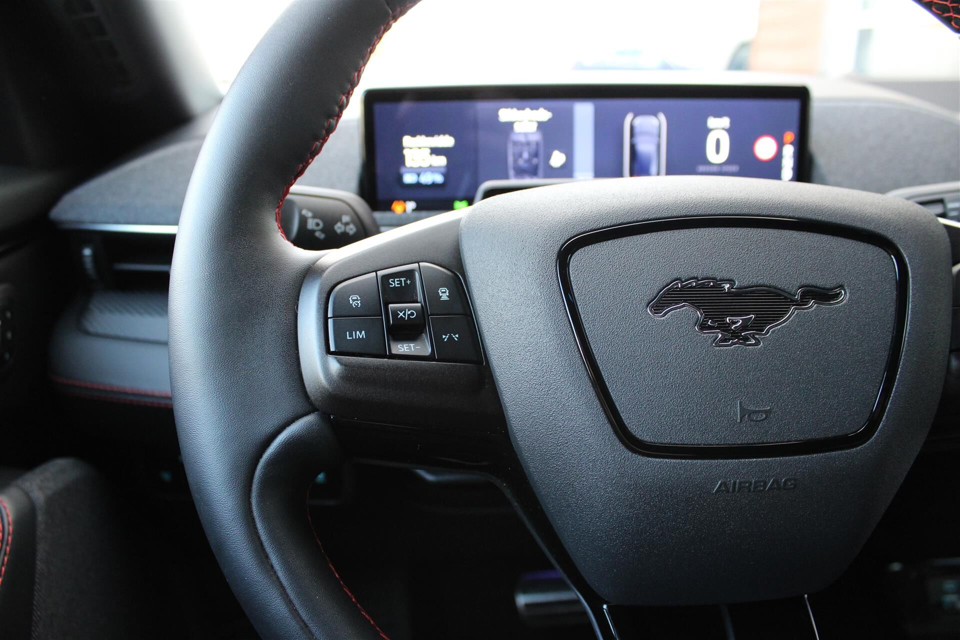 Billede af Ford Mustang Mach-E EL SR Premium AWD 269HK 5d Aut.