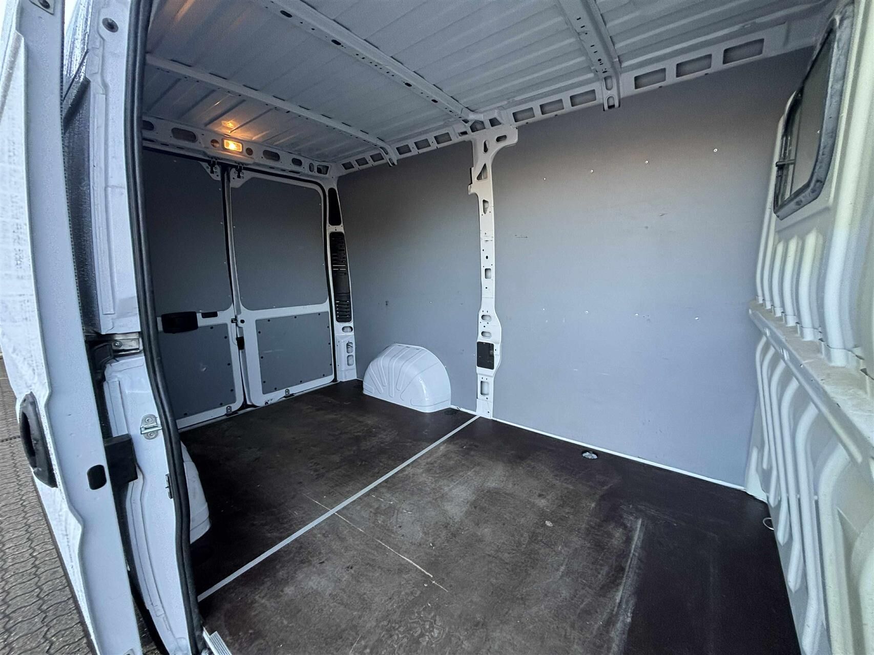 Billede af Opel Movano 35 L2H2 2,2 BlueHDi Enjoy 140HK Van 6g