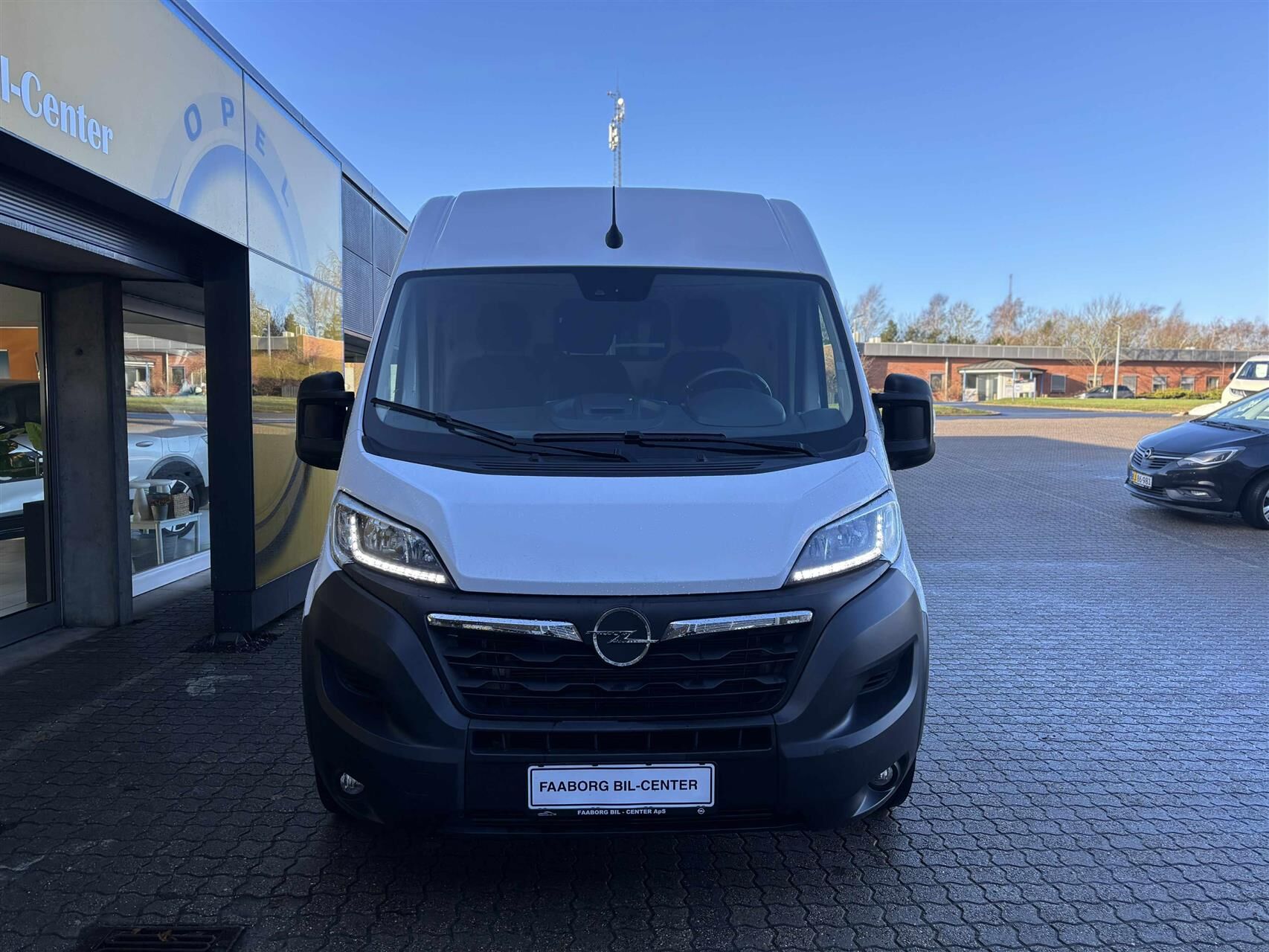 Billede af Opel Movano 35 L2H2 2,2 BlueHDi Enjoy 140HK Van 6g