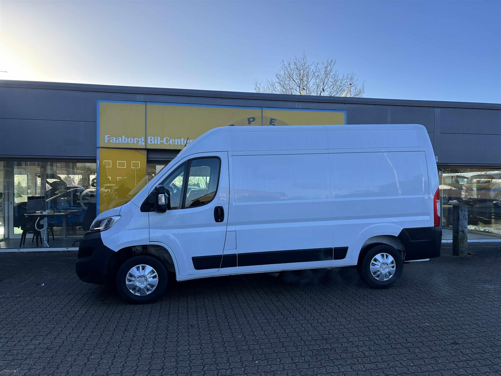 Billede af Opel Movano 35 L2H2 2,2 BlueHDi Enjoy 140HK Van 6g