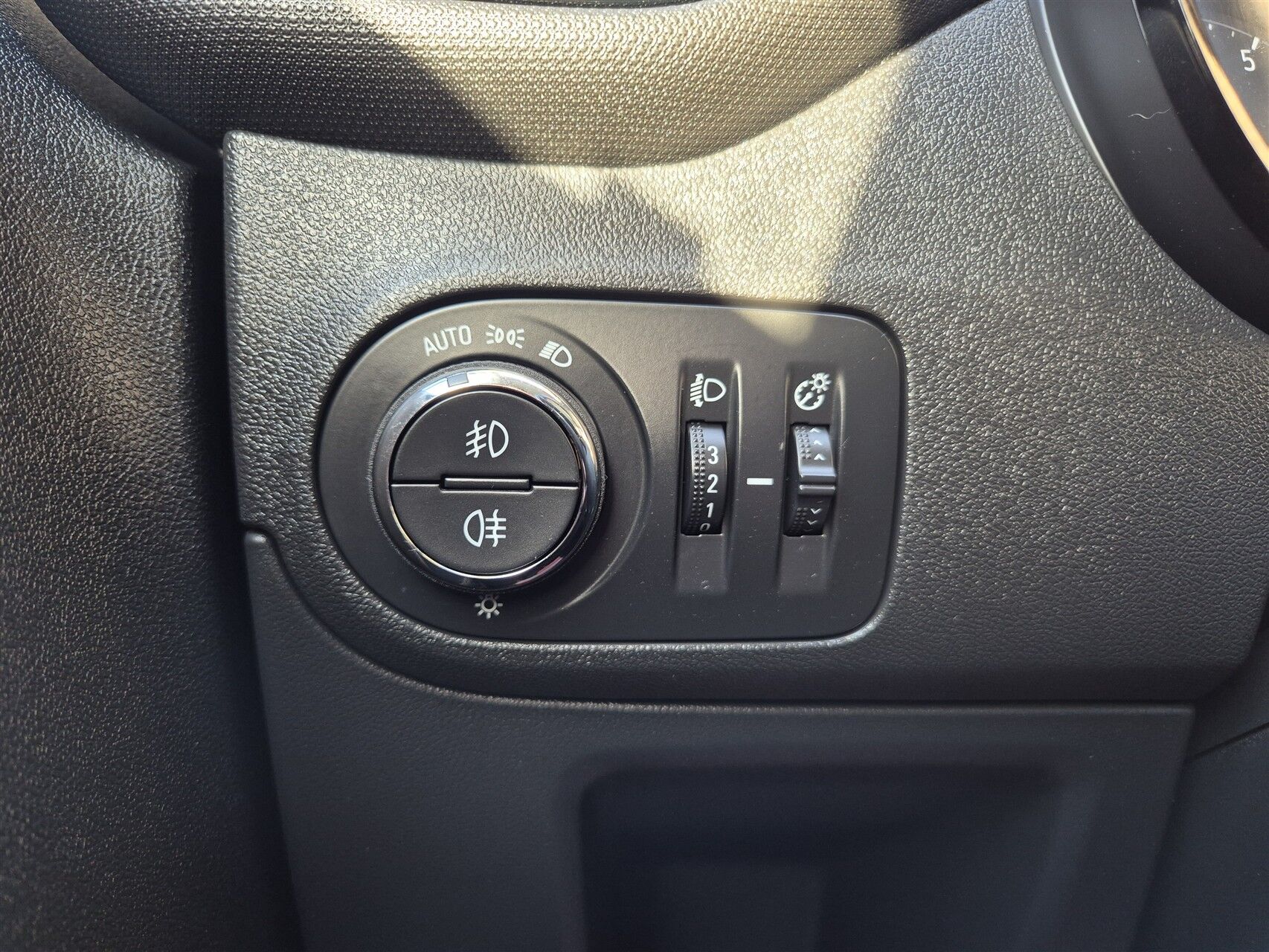 Billede af Opel Crossland X 1,2 Enjoy 81HK 5d