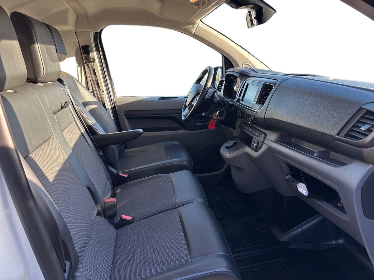 Billede af Toyota Proace Long 2,0 D Comfort Master m/dobbelt skydedør, bagklap 122HK Van 8g Aut.