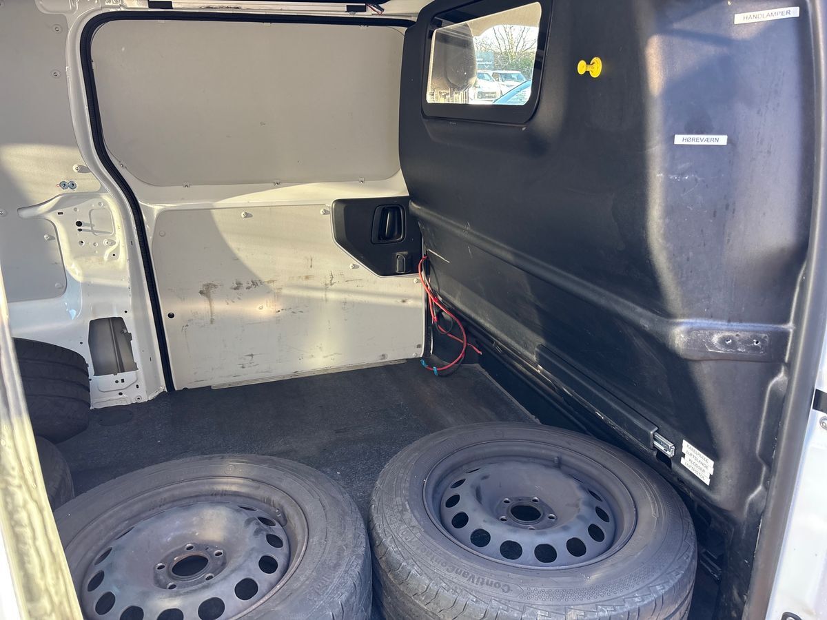 Billede af Toyota Proace Long 2,0 D Comfort Master m/dobbelt skydedør, bagklap 122HK Van 8g Aut.