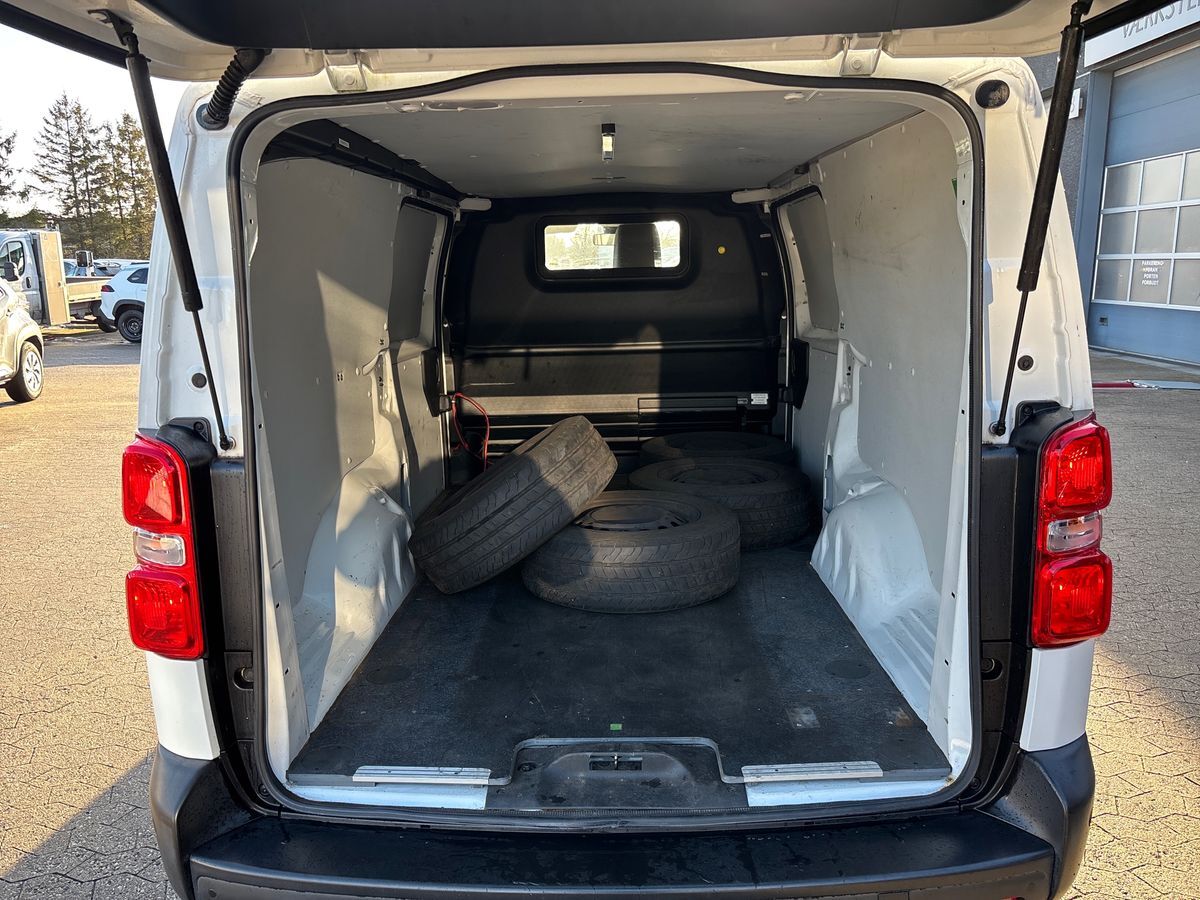 Billede af Toyota Proace Long 2,0 D Comfort Master m/dobbelt skydedør, bagklap 122HK Van 8g Aut.
