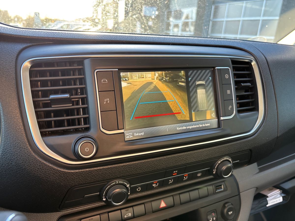 Billede af Toyota Proace Long 2,0 D Comfort Master m/dobbelt skydedør, bagklap 122HK Van 8g Aut.