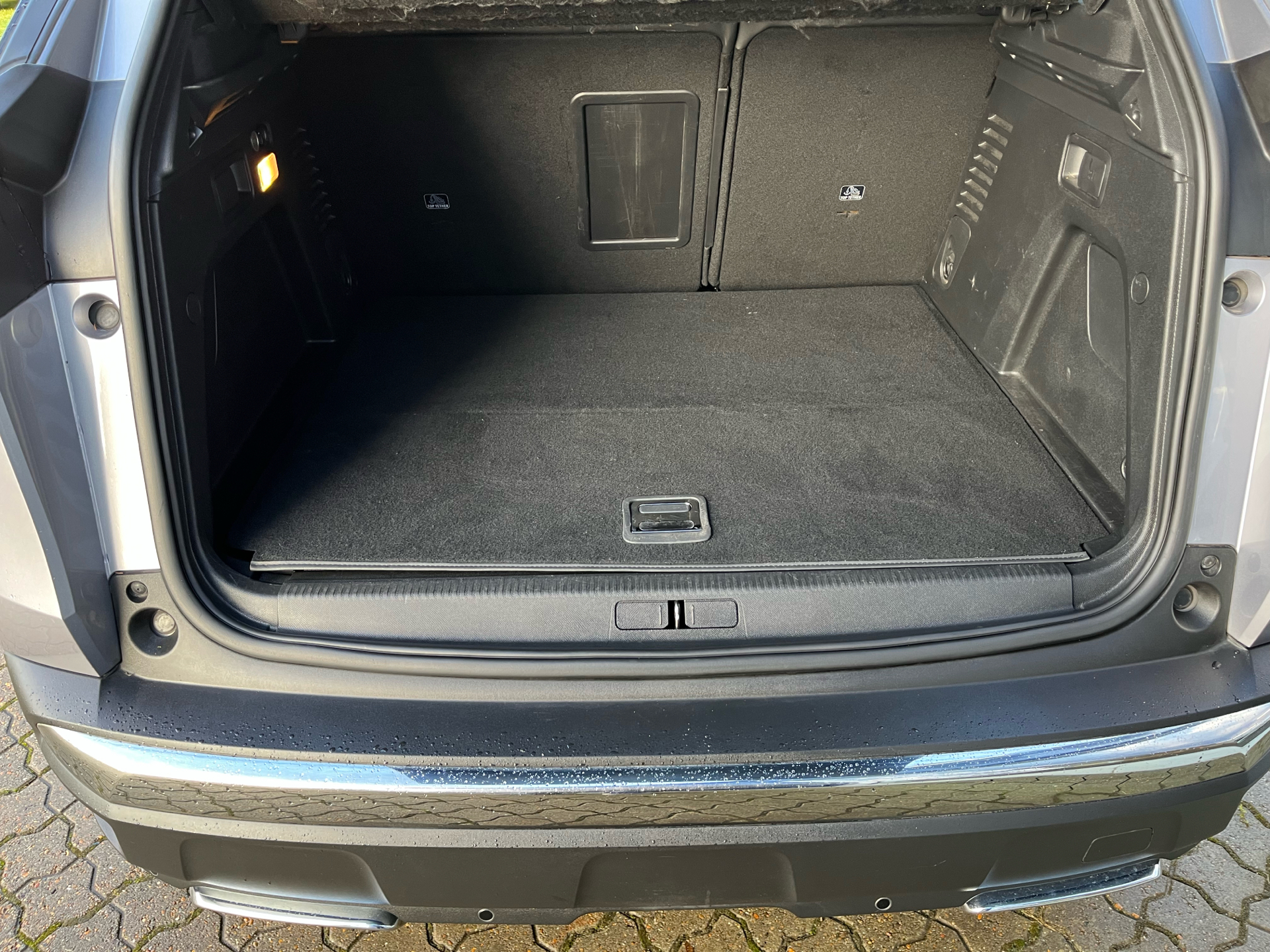 Billede af Peugeot 3008 1,6 PureTech  Plugin-hybrid Allure Pack EAT8 225HK 5d 8g Aut.