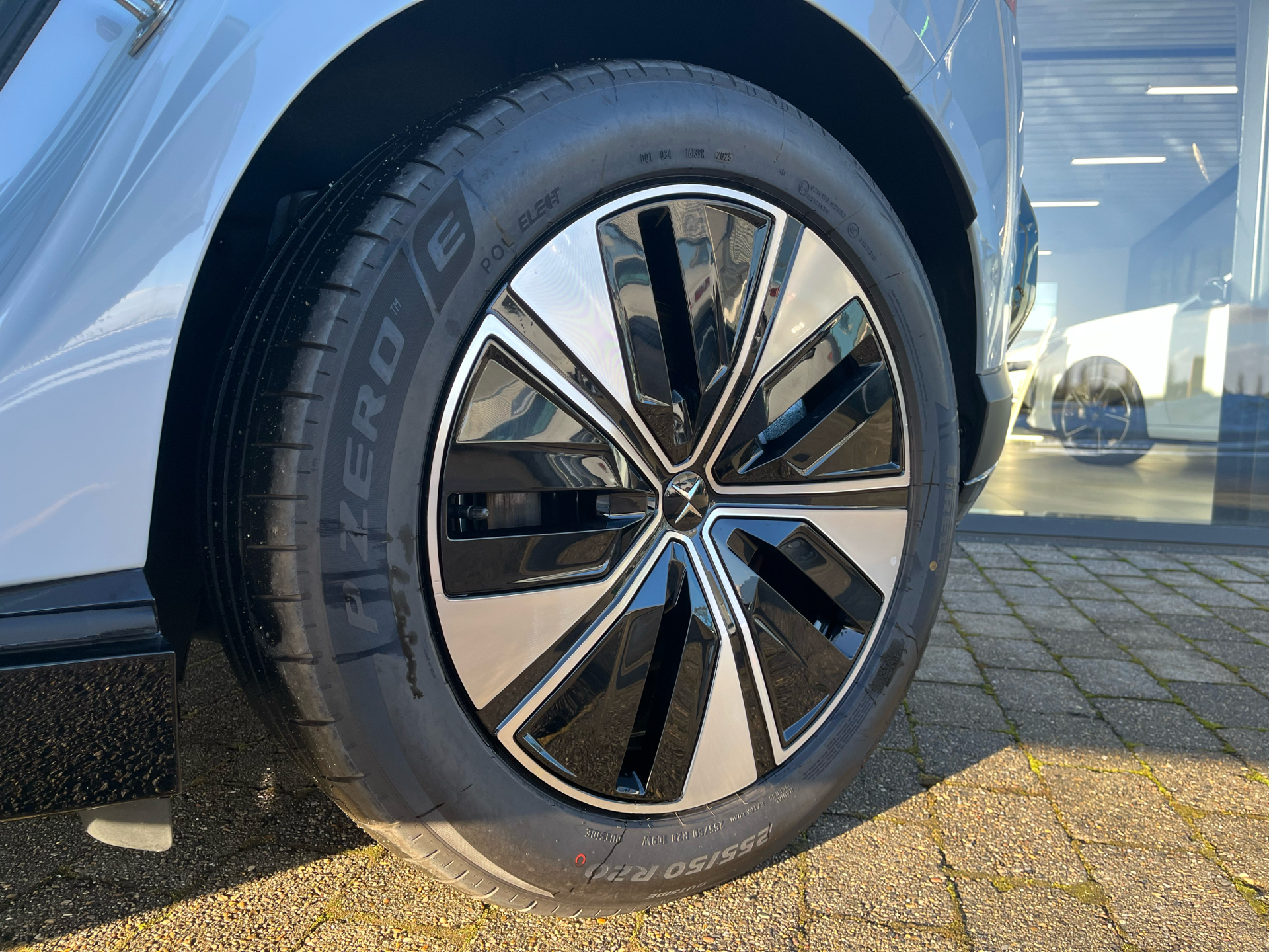 Billede af Polestar 4 EL Long range Single motor 272HK 5d Aut.