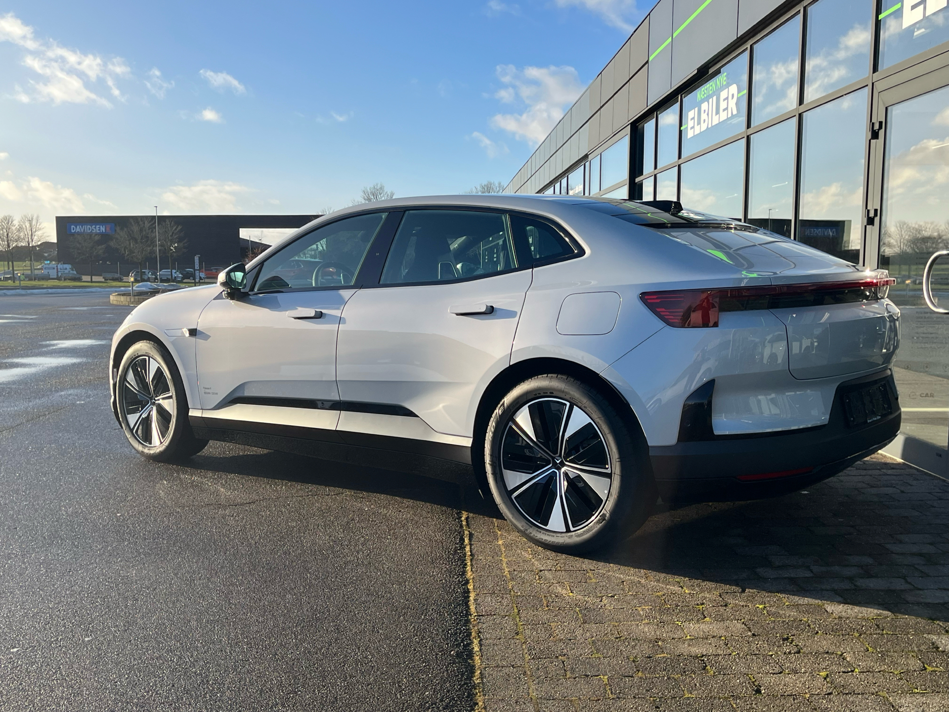 Billede af Polestar 4 EL Long range Single motor 272HK 5d Aut.