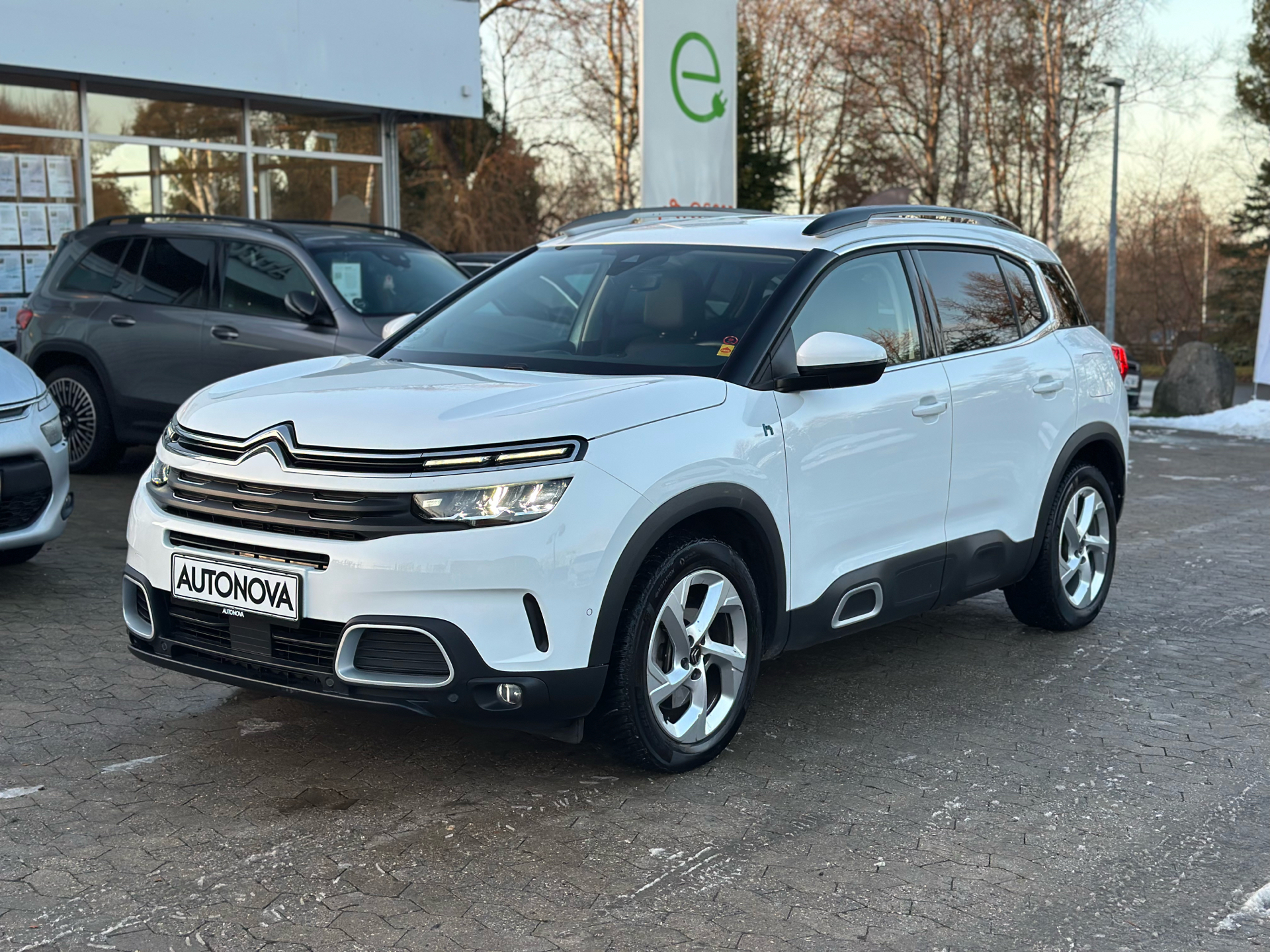 Billede af Citroën C5 Aircross 1,6 Plugin-hybrid Iconic Black Edition EAT8 225HK 5d 8g Aut.
