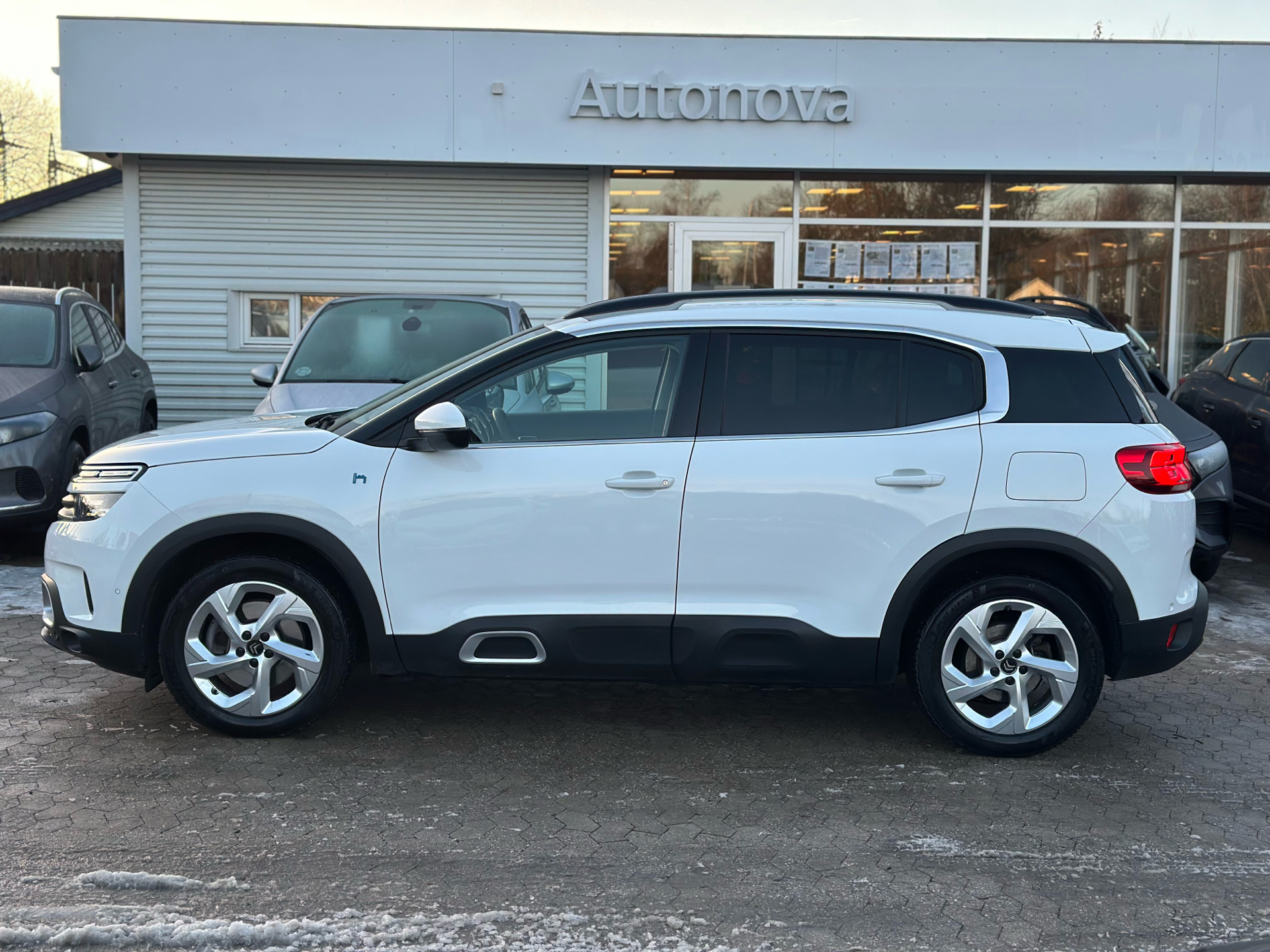 Billede af Citroën C5 Aircross 1,6 Plugin-hybrid Iconic Black Edition EAT8 225HK 5d 8g Aut.