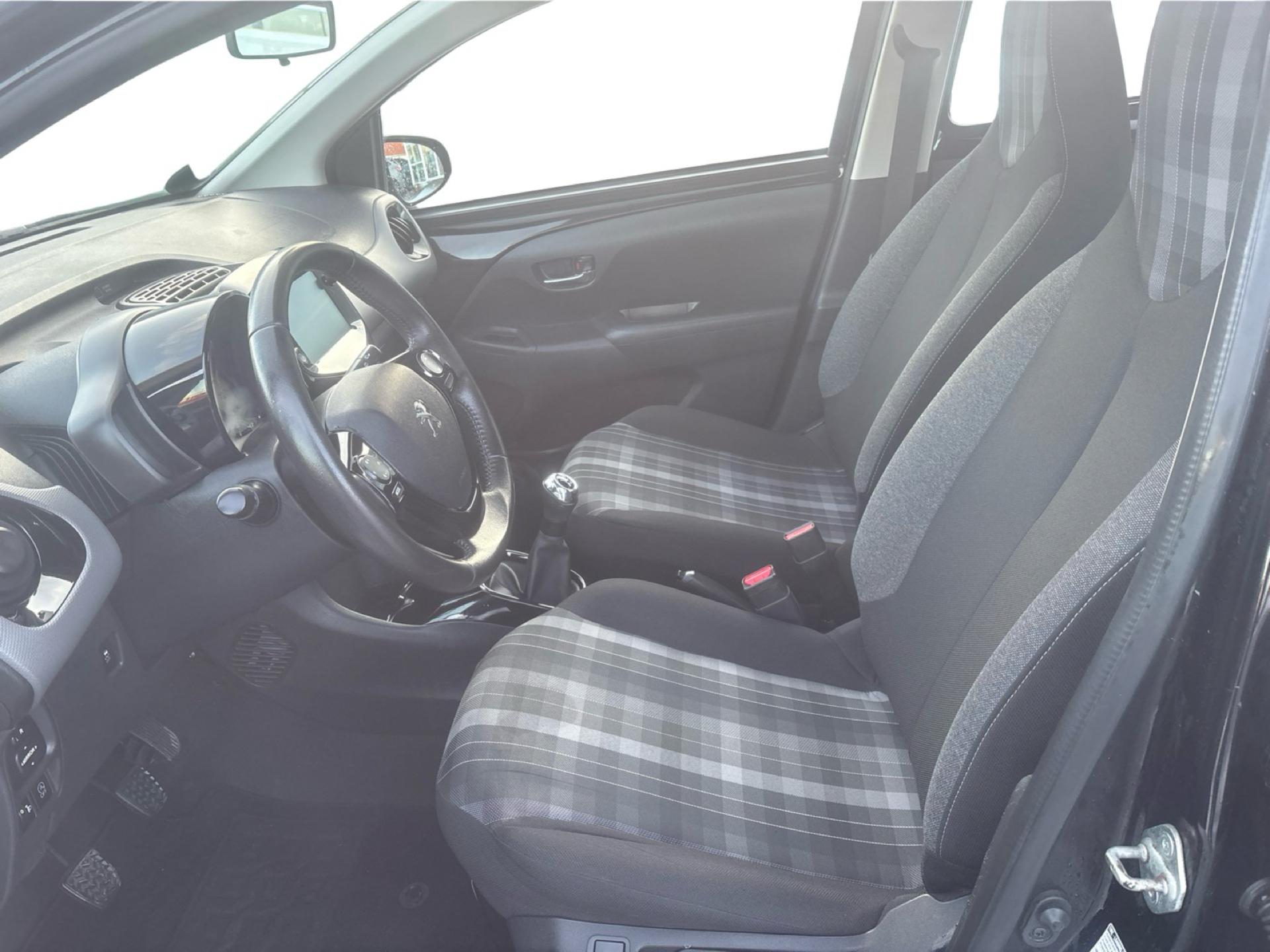 Billede af Peugeot 108 1,0 e-Vti Infinity M 72HK 5d