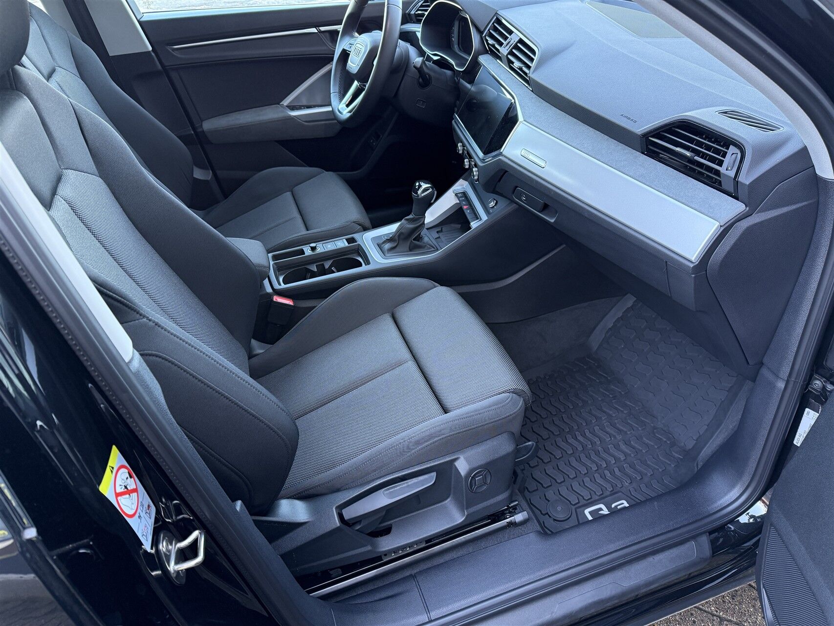 Billede af Audi Q3 1,4 45 TFSI e  Plugin-hybrid Attitude Plus S Tronic 245HK 5d 6g Aut.