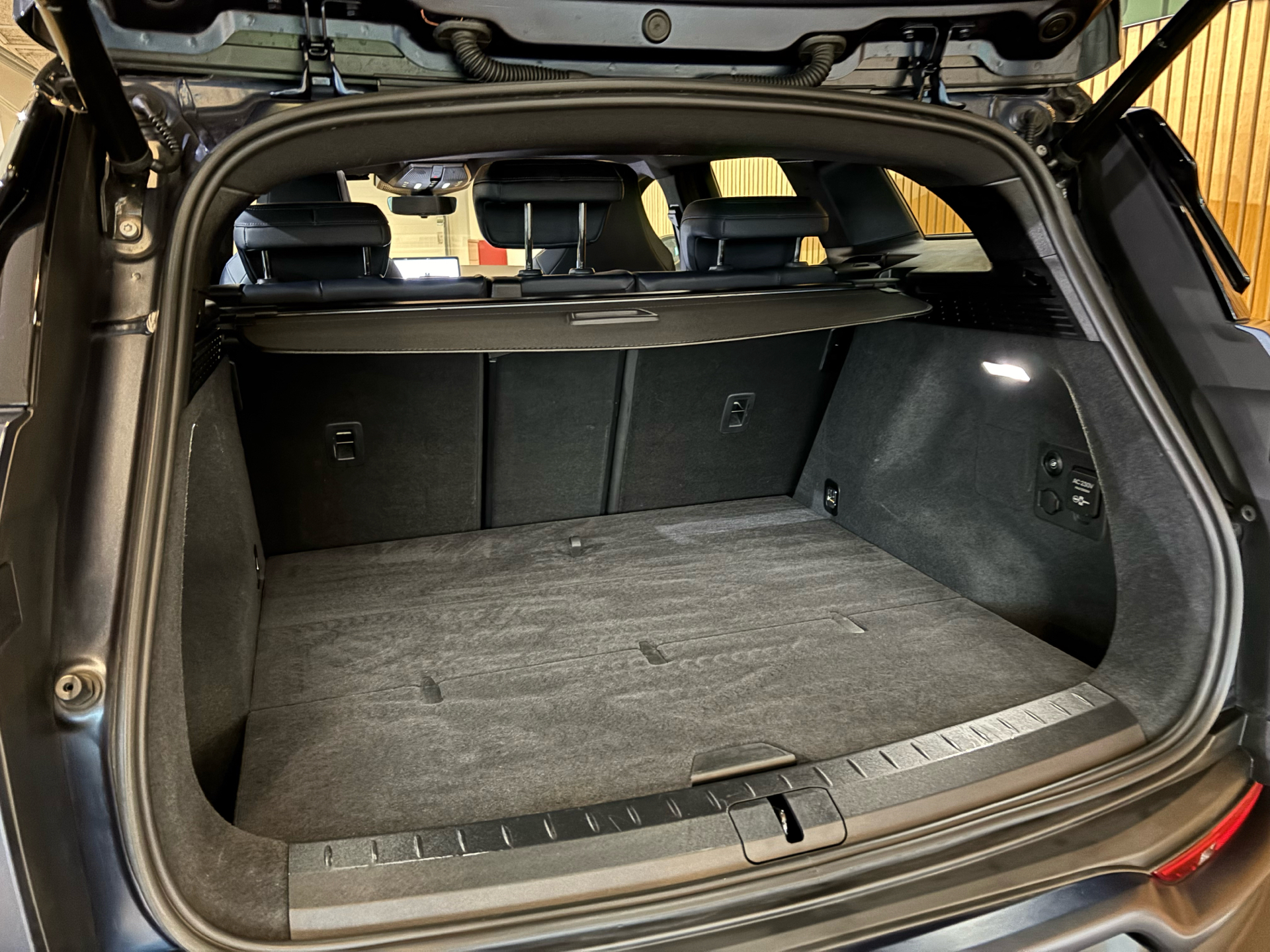 Billede af Fisker Ocean EL One 4x4 557HK 5d Aut.